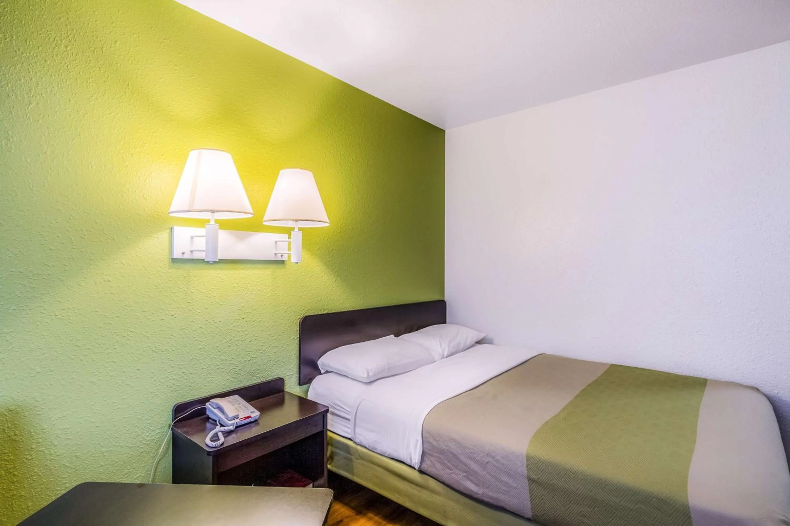 Bedroom, Bed in Motel 6-Green Bay, WI