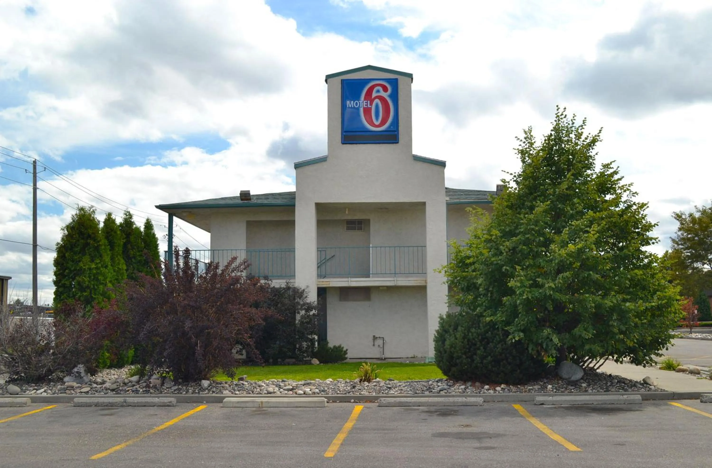 Facade/entrance in Motel 6-Billings, MT - South