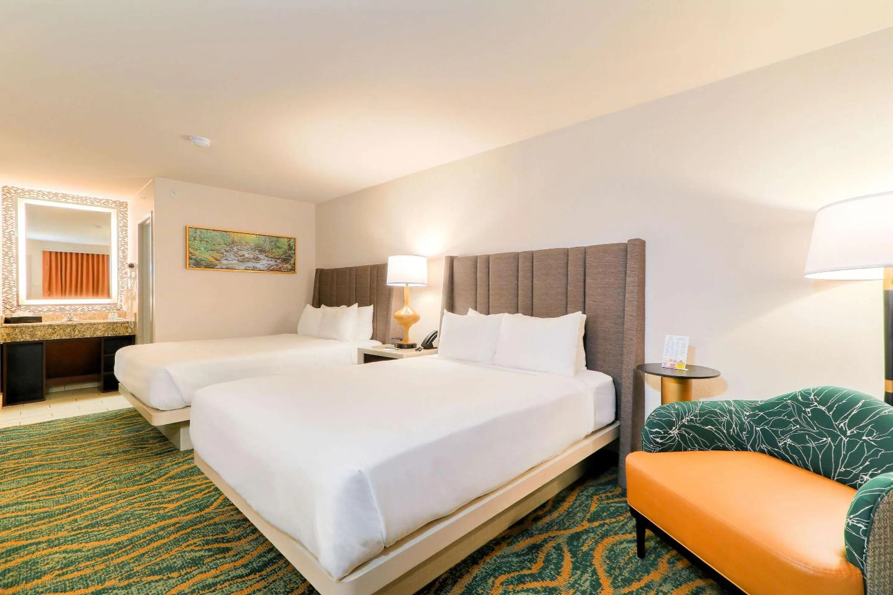 Bedroom, Bed in Quality Inn Near the Island Pigeon Forge