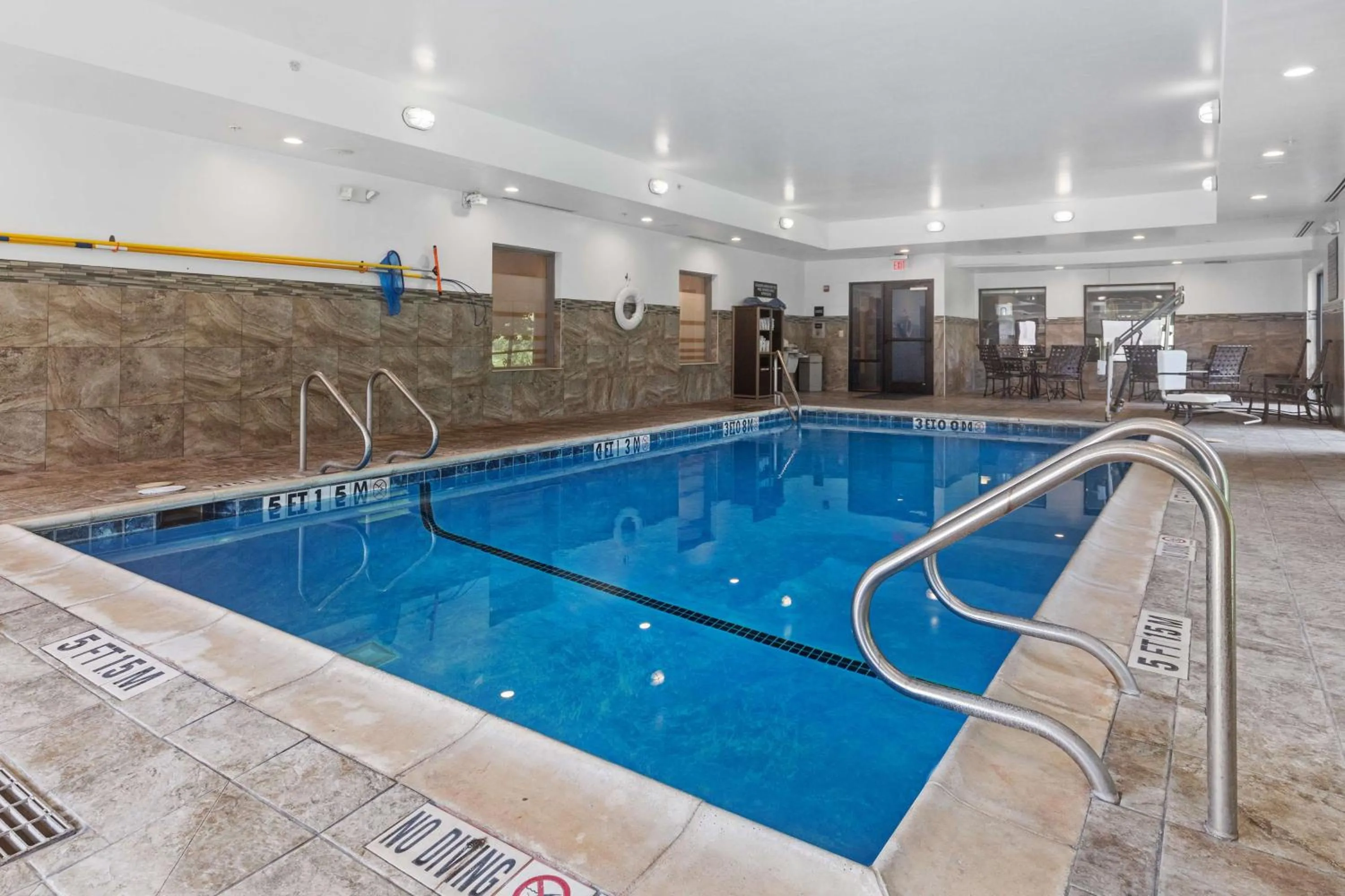 Pool view in Hampton Inn & Suites Selma-San Antonio/Randolph AFB