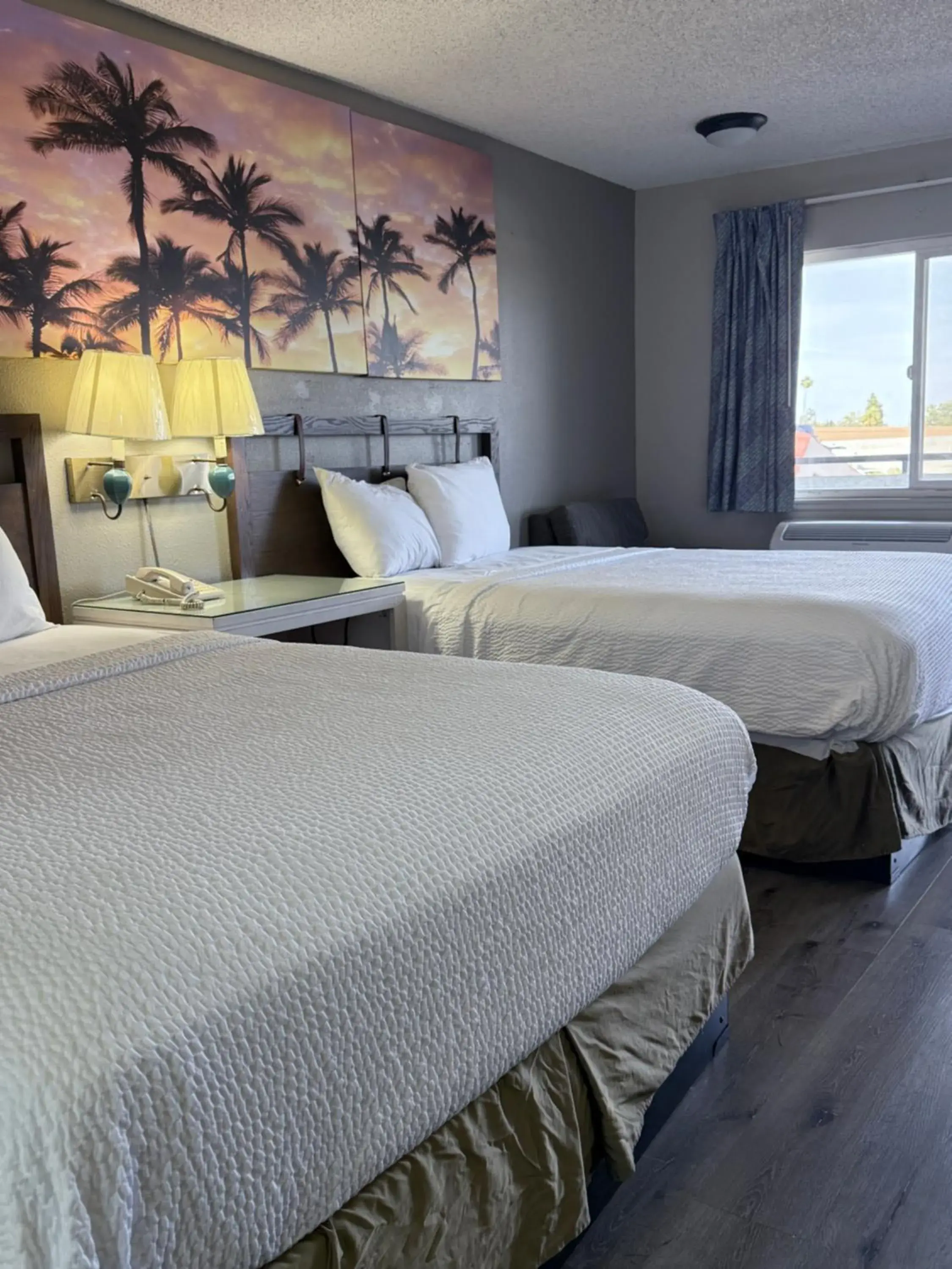 Queen Room with Two Queen Beds - Non-Smoking in Days Inn by Wyndham Ontario Airport Queen Room with Two Queen Beds - Non-Smoking in Days Inn by Wyndham Ontario Airport