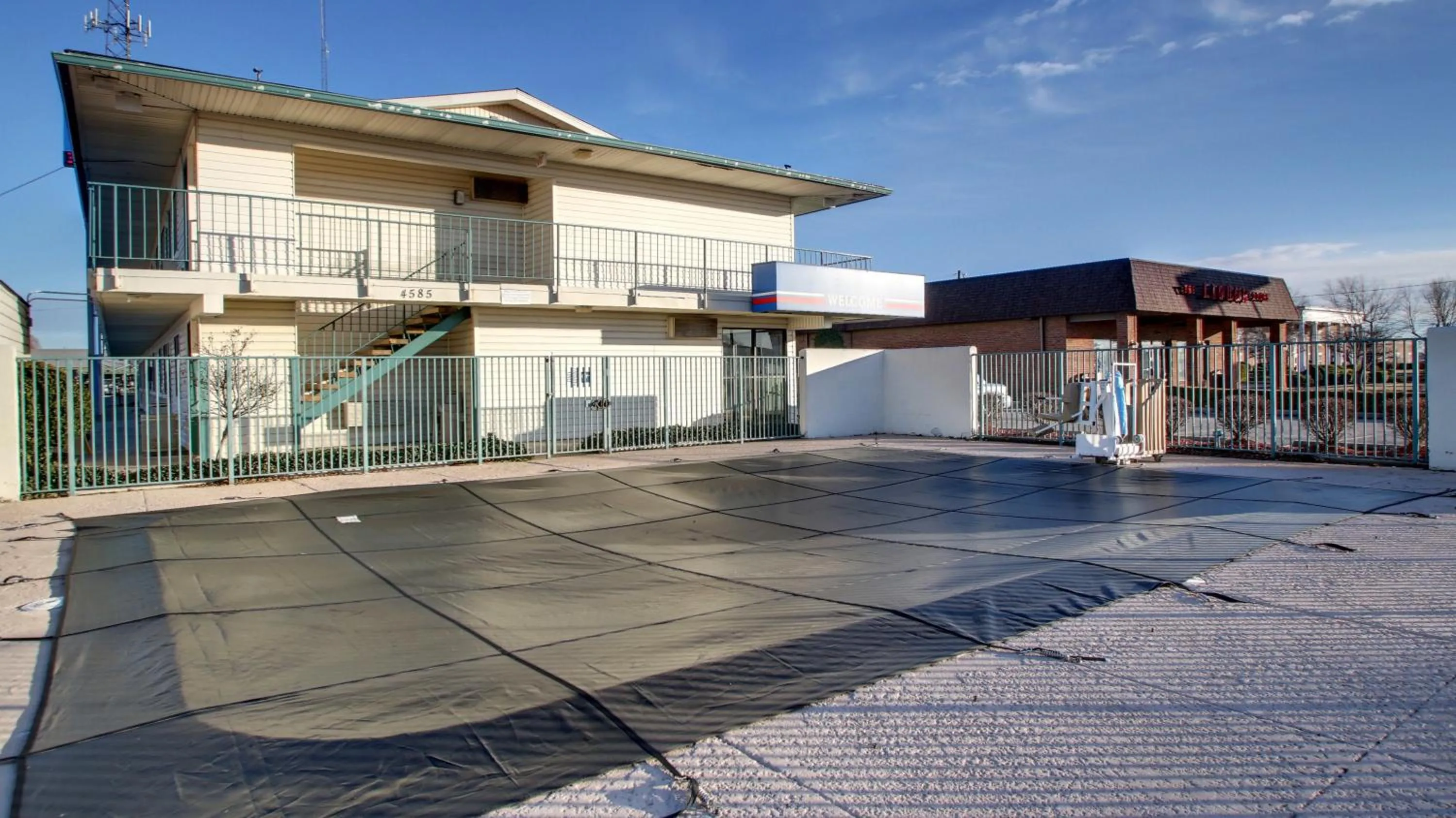 Facade/entrance in Motel 6-Owensboro, KY