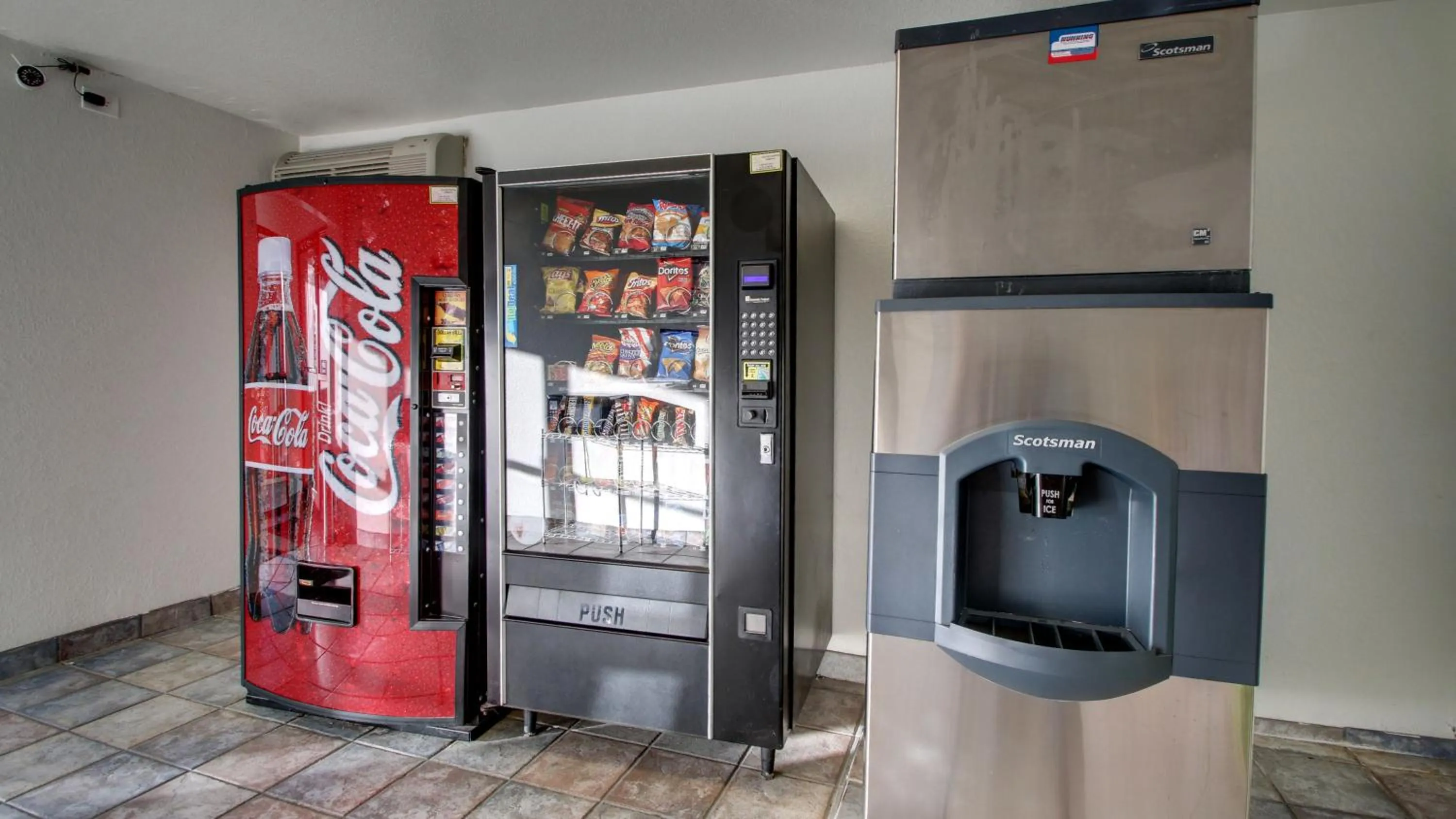 Drinks in Motel 6-Owensboro, KY
