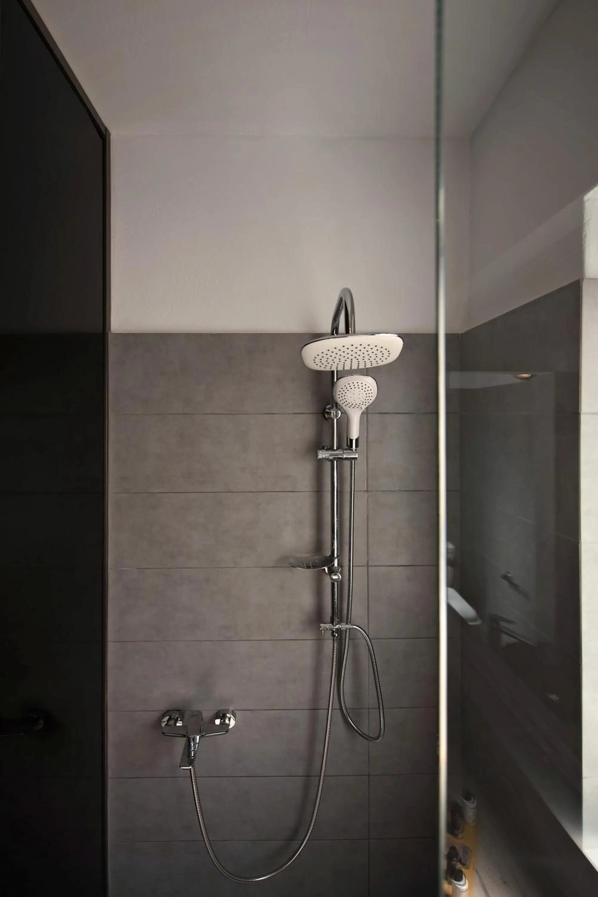 Shower in Piraeus Premium Suites