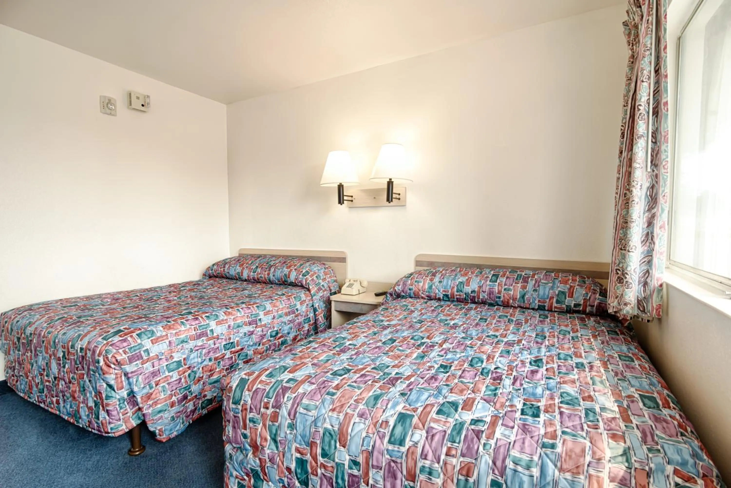 Bedroom, Bed in Motel 6-Winnemucca, NV