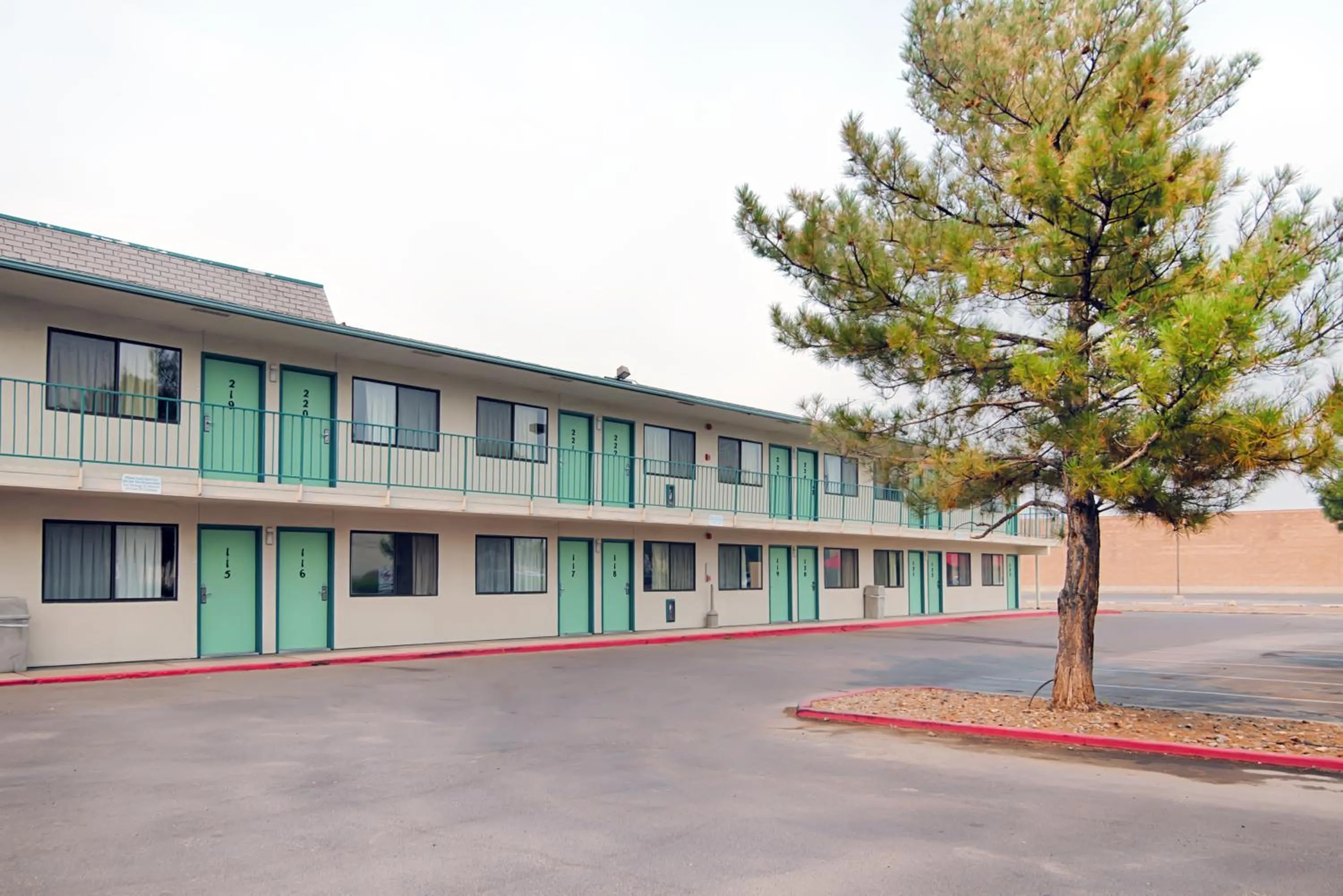 Facade/entrance in Motel 6-Winnemucca, NV