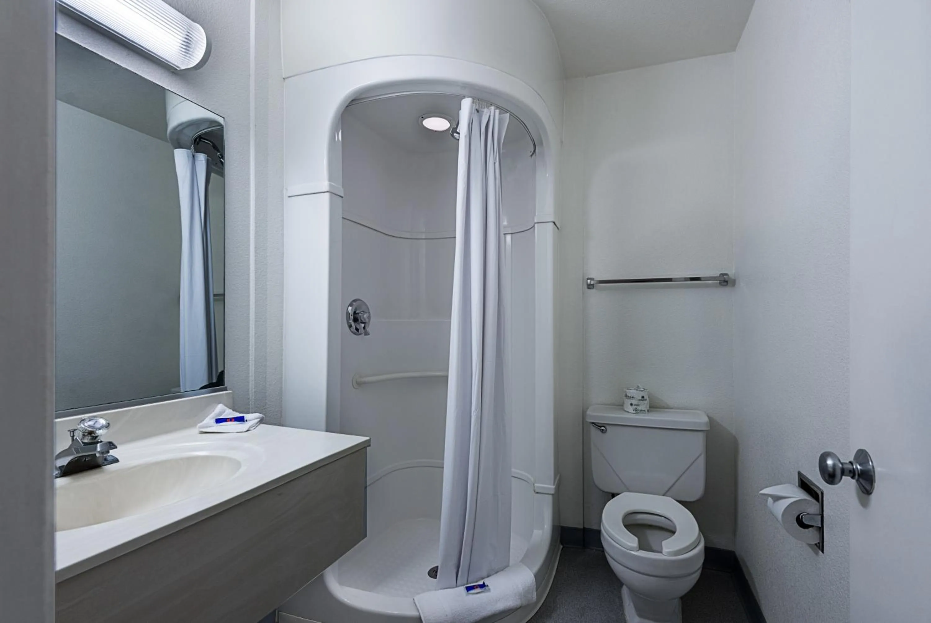 Bathroom in Motel 6-Winnemucca, NV