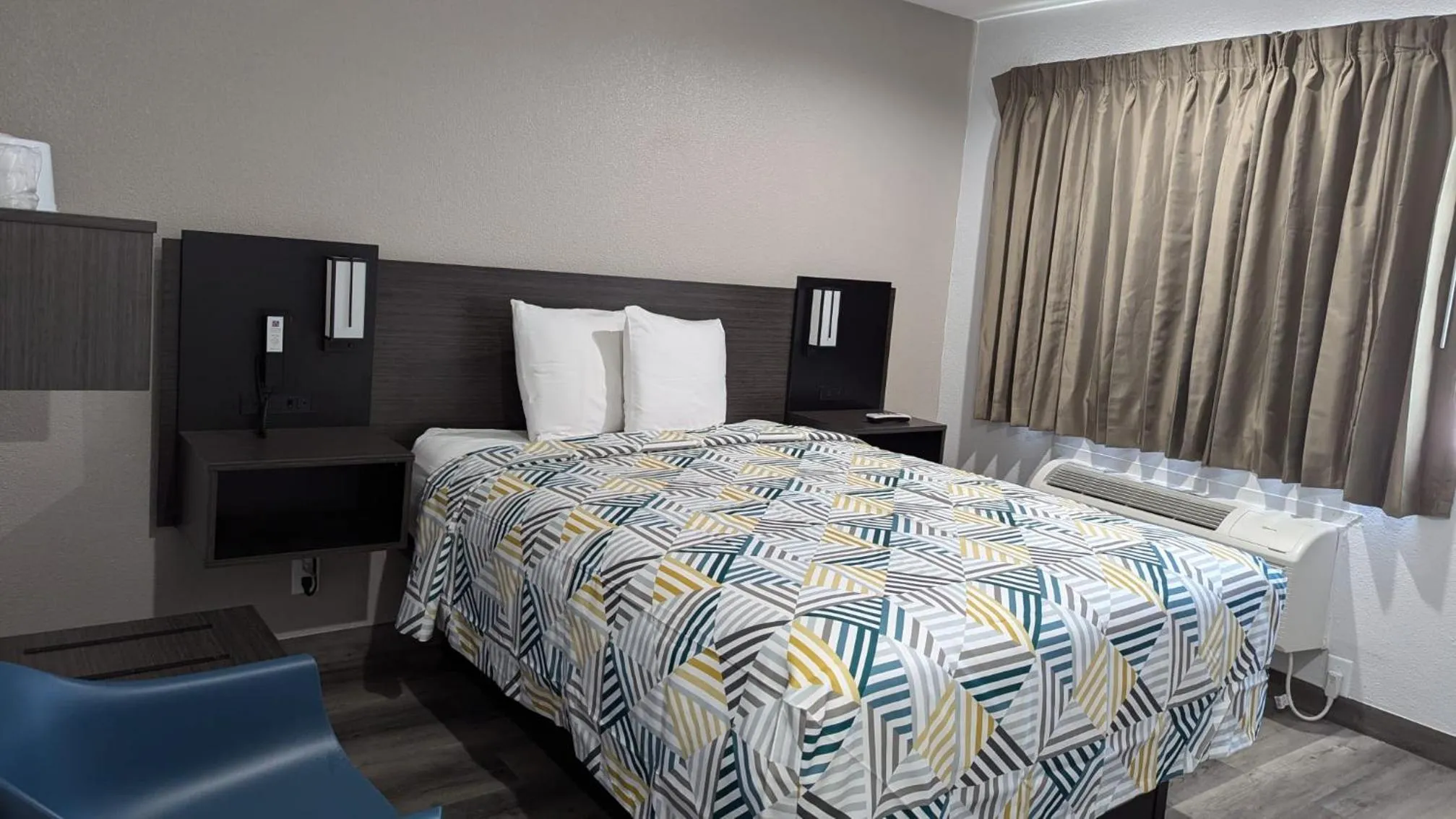 Bed in Motel 6-Victoria, TX