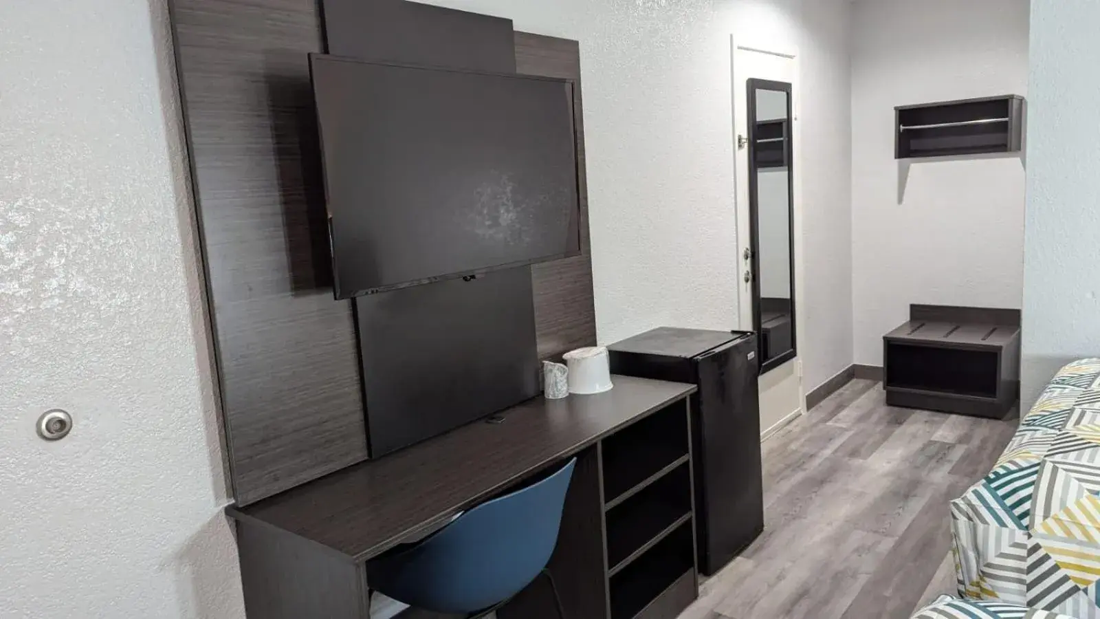 King Room - Non-Smoking in Motel 6-Victoria, TX King Room - Non-Smoking in Motel 6-Victoria, TX