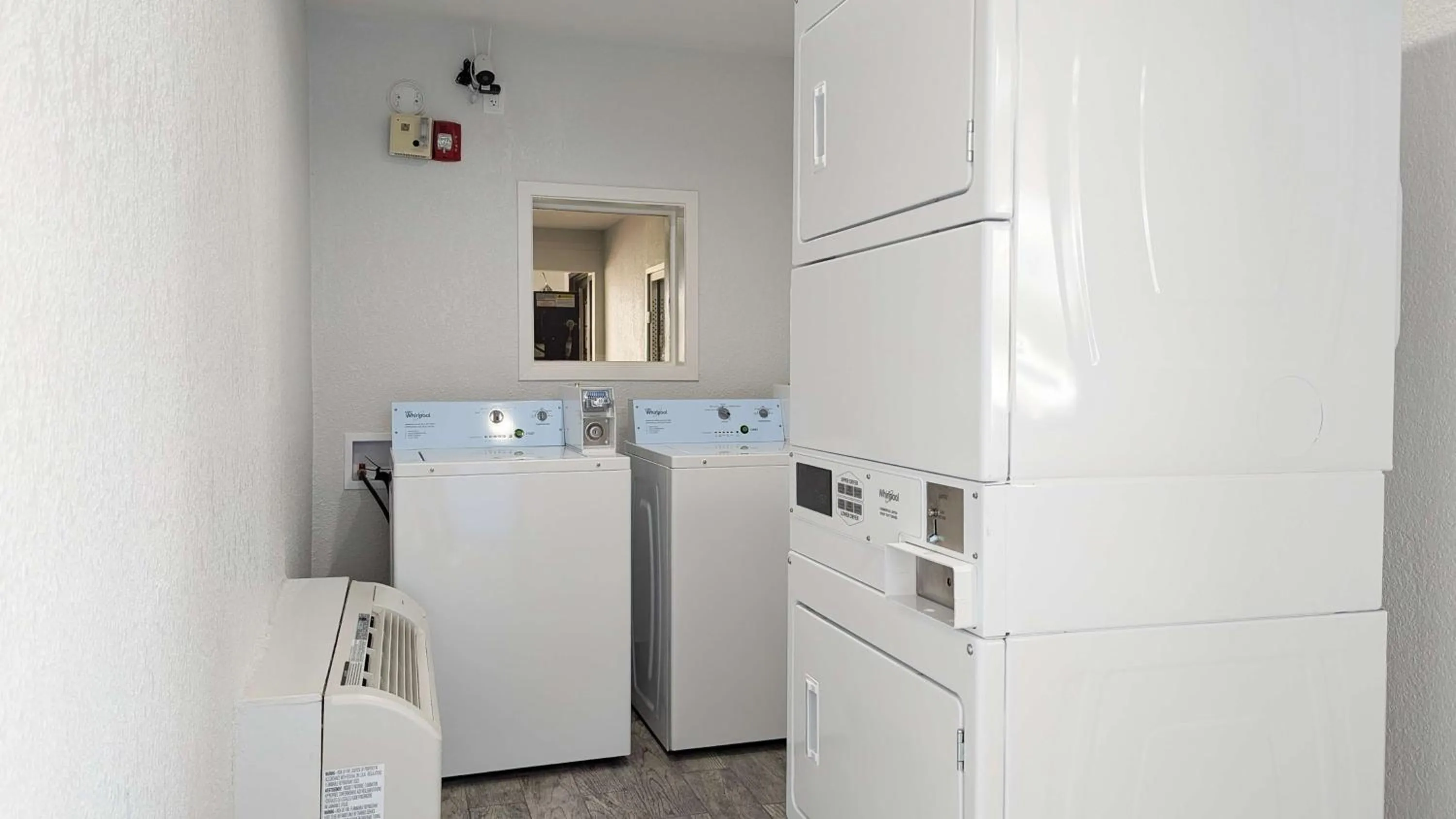 Property building in Motel 6-Victoria, TX