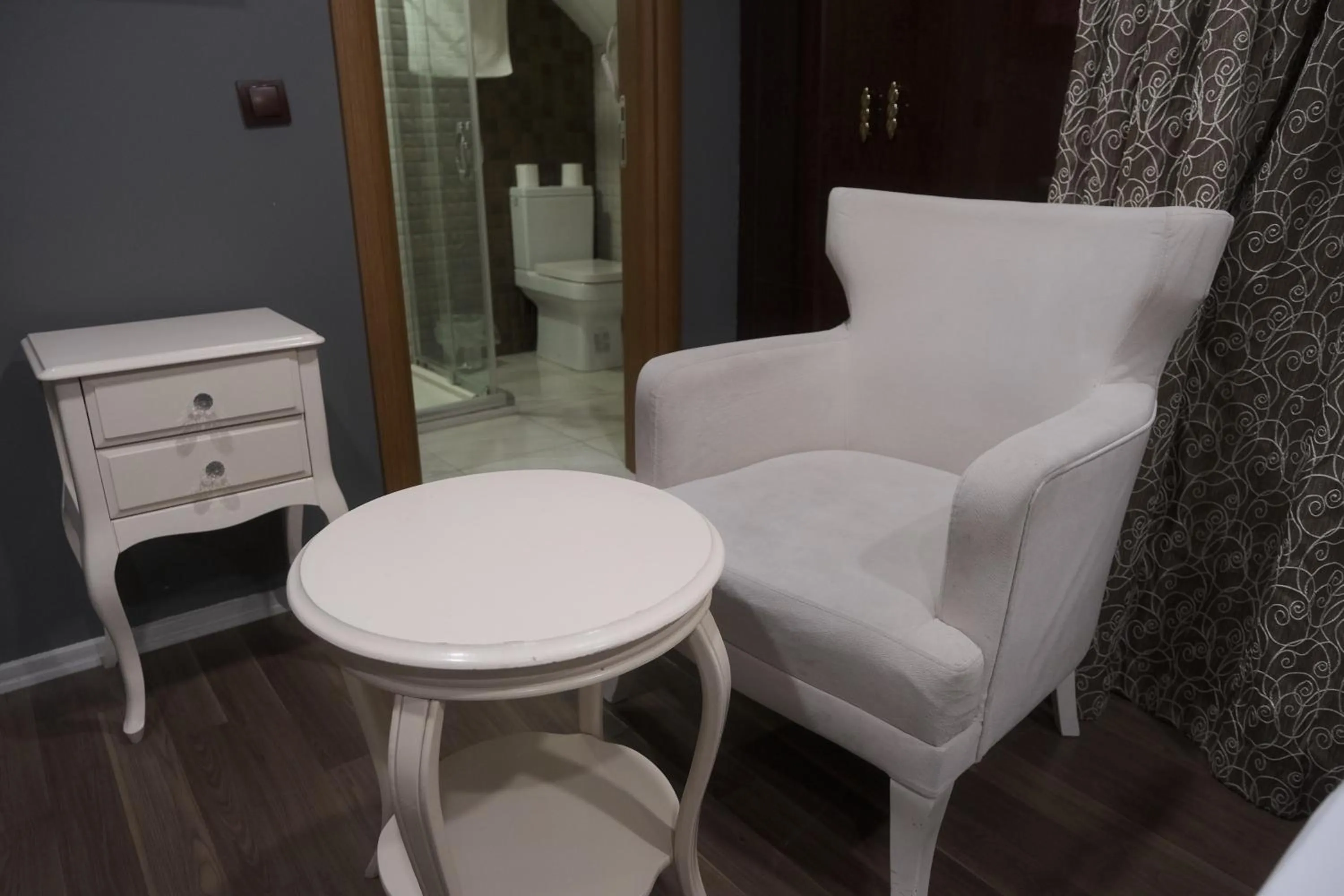 Photo of the whole room in Florya House Hotel