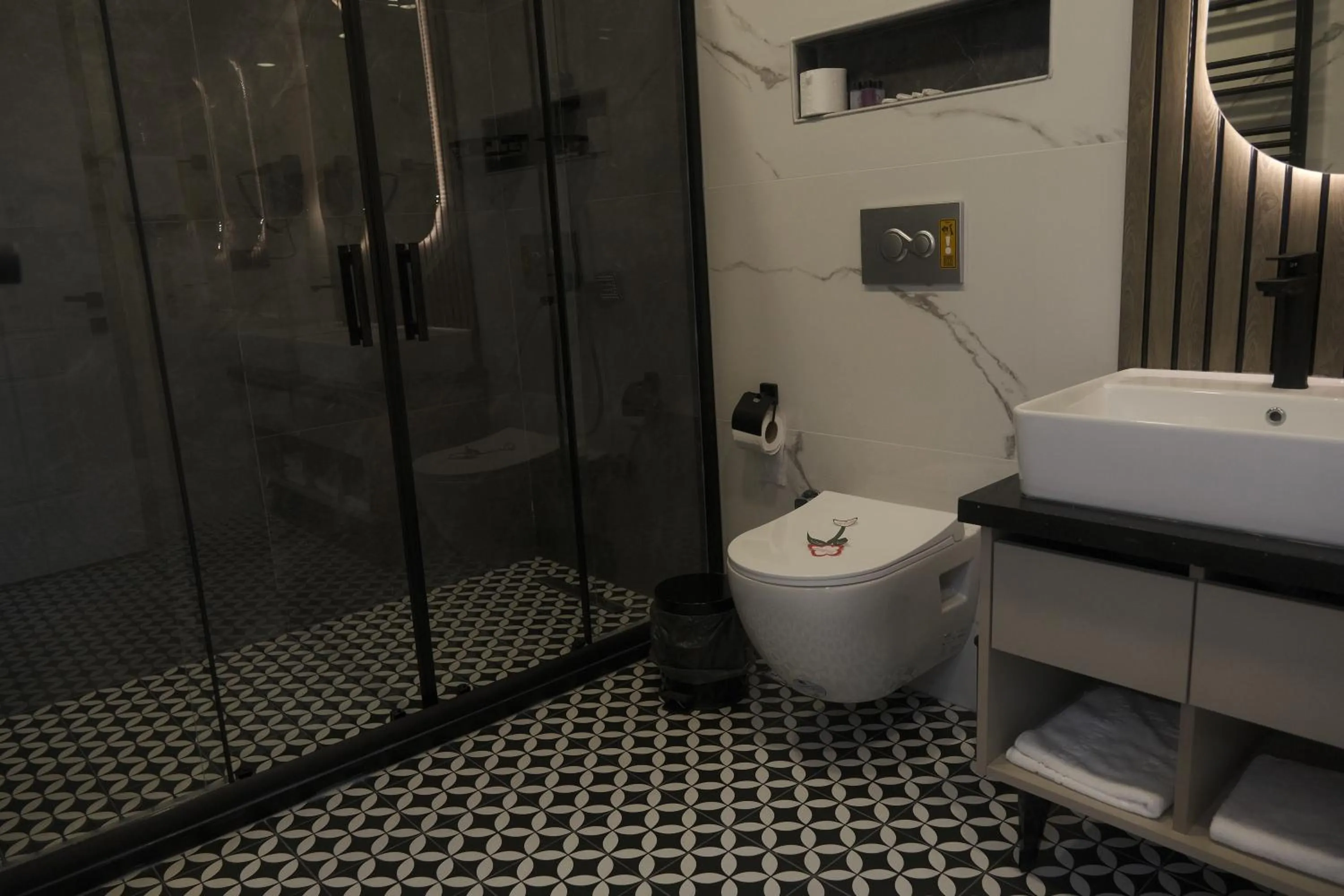 Shower in Florya House Hotel