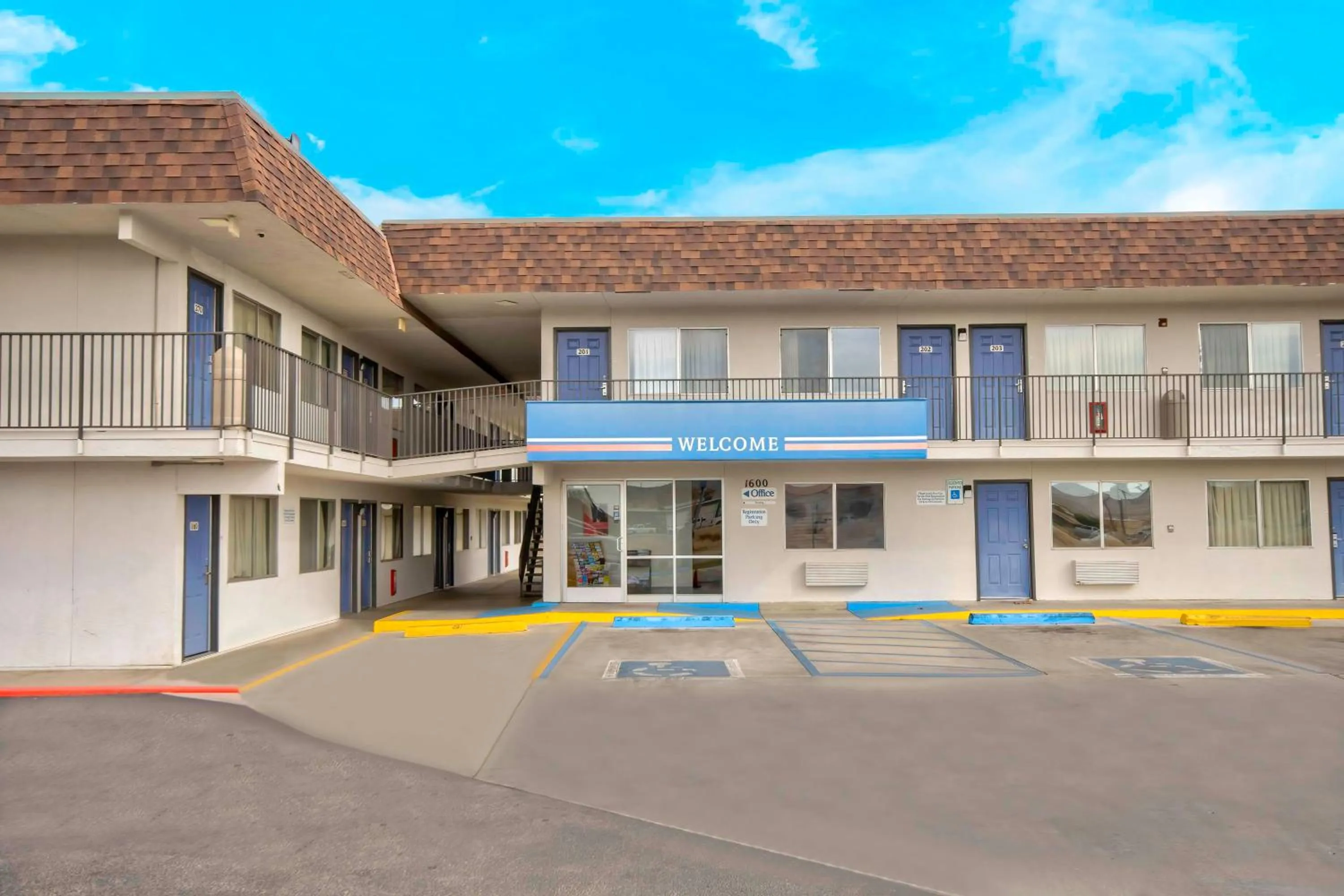 Property building in Motel 6-Farmington, NM