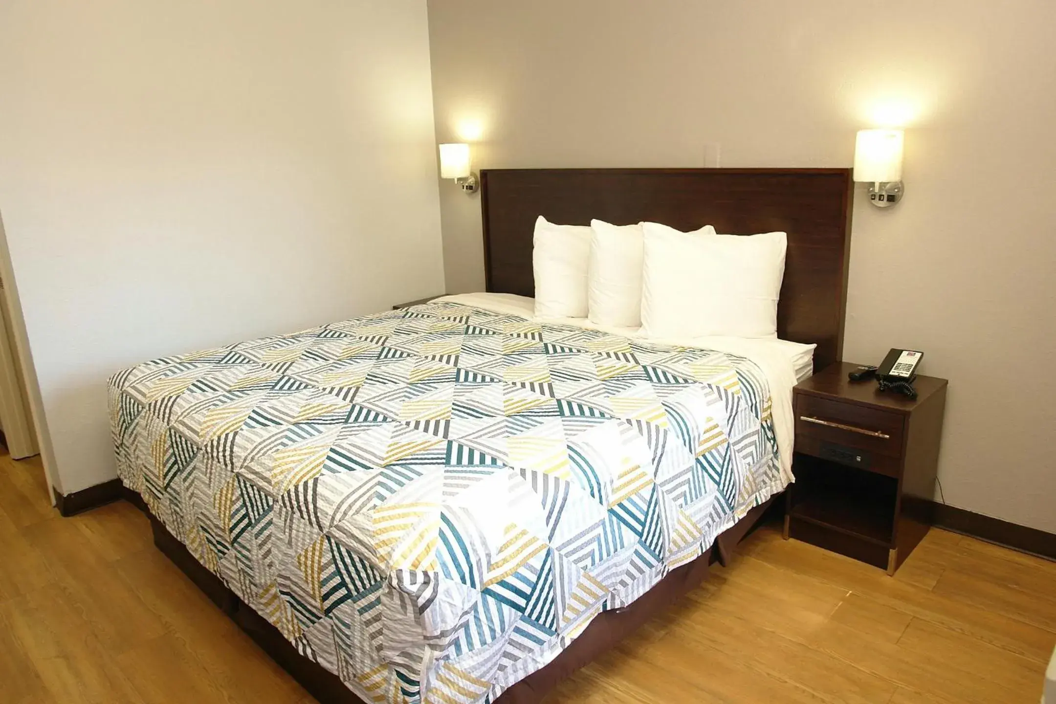 King Room - Disability Access - Smoking in Motel 6 Hattiesburg, MS King Room - Disability Access - Smoking in Motel 6 Hattiesburg, MS