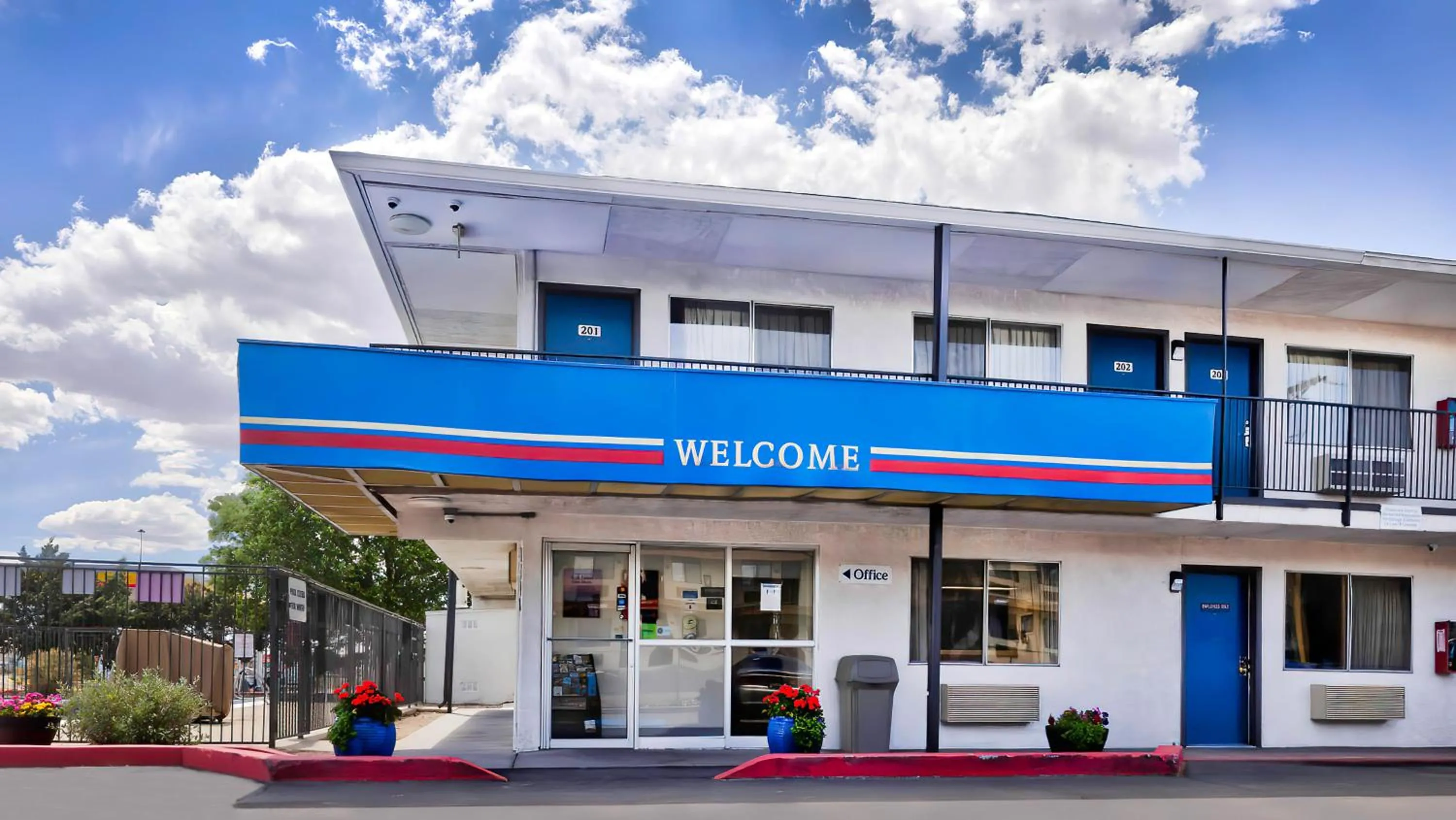 Property building in Motel 6-Gallup, NM