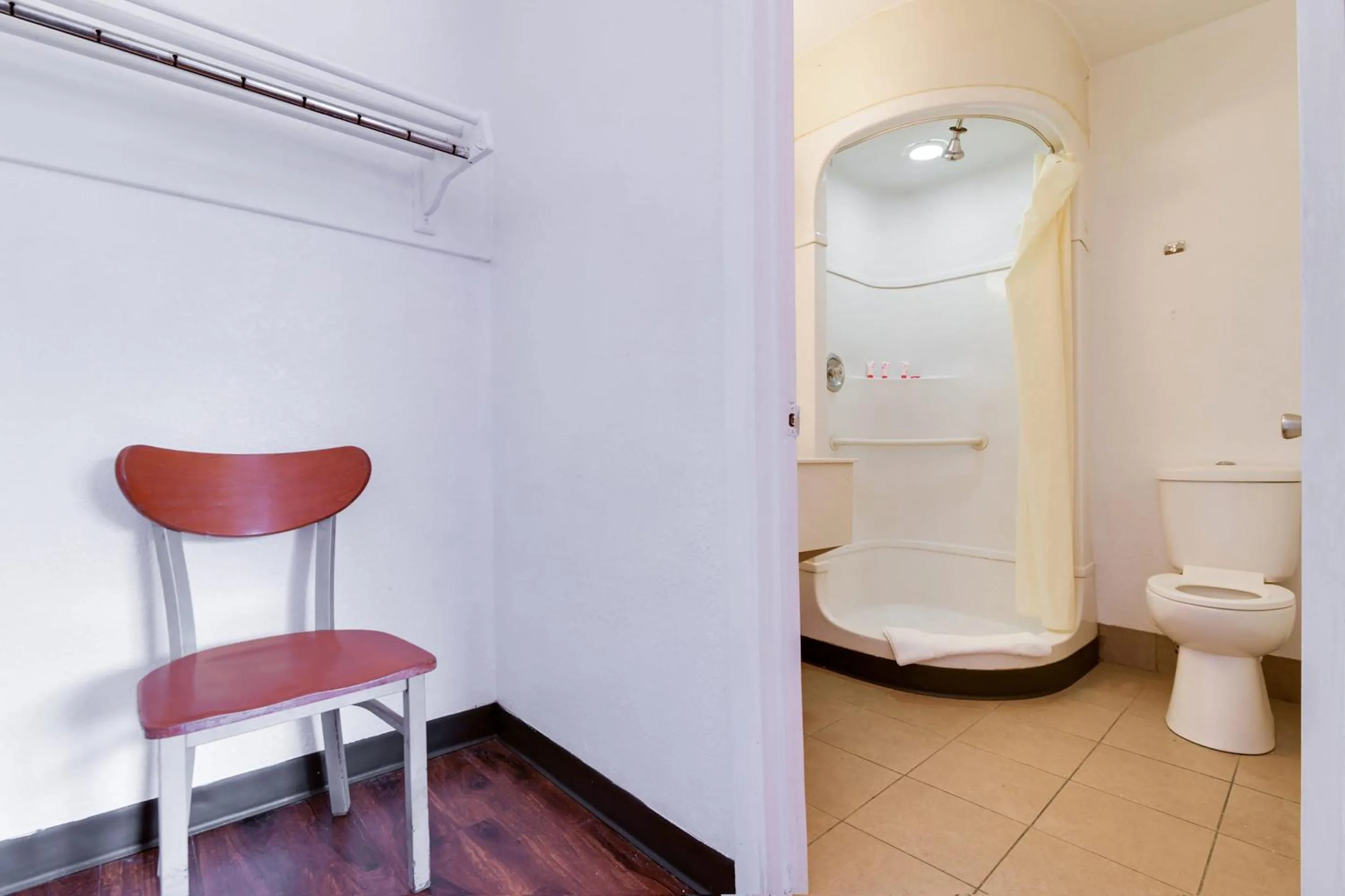 Bathroom in OYO Hotel South Bend - Campus