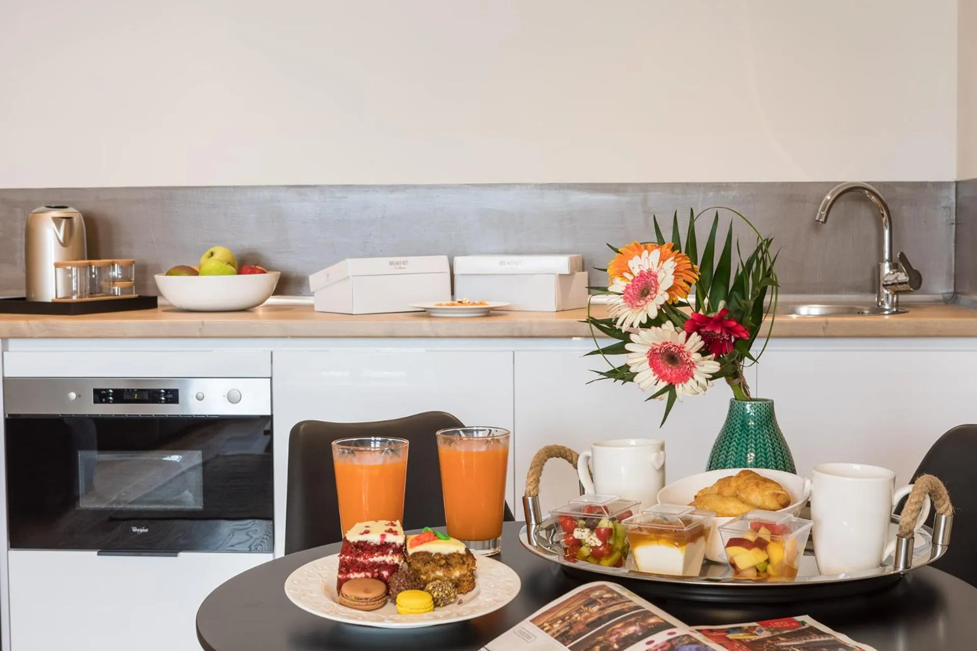 Kitchen or kitchenette in Klepsydra Urban Suites