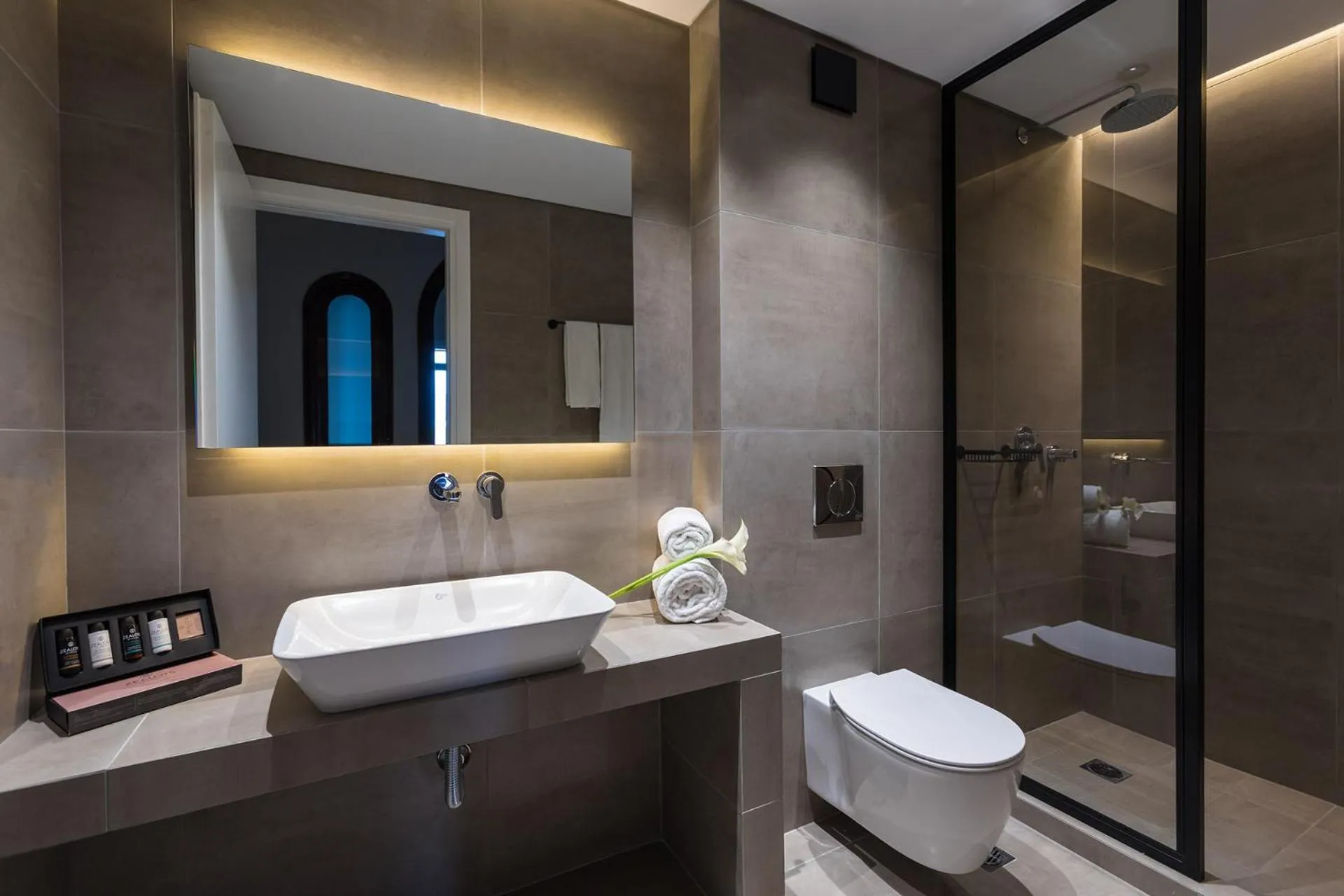 Shower in Klepsydra Urban Suites