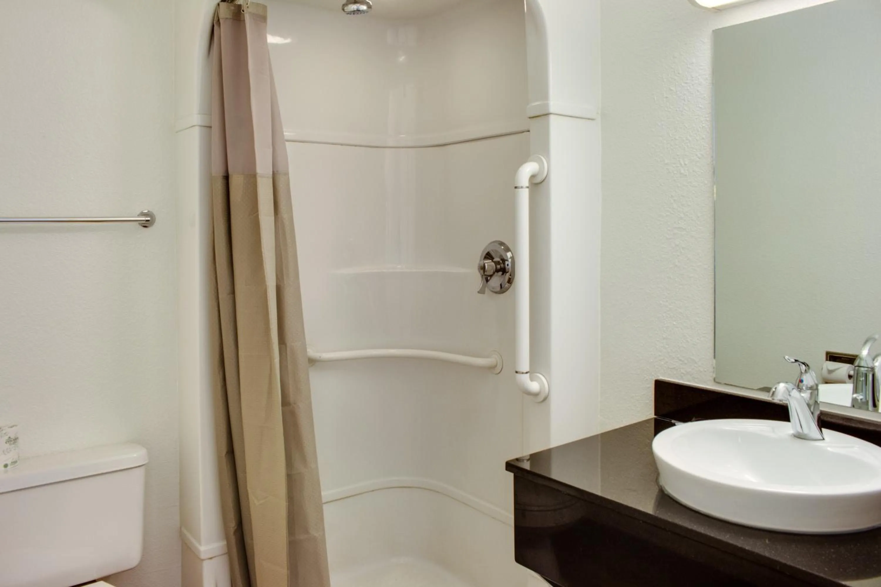 Bathroom in Motel 6-Bakersfield, CA - South