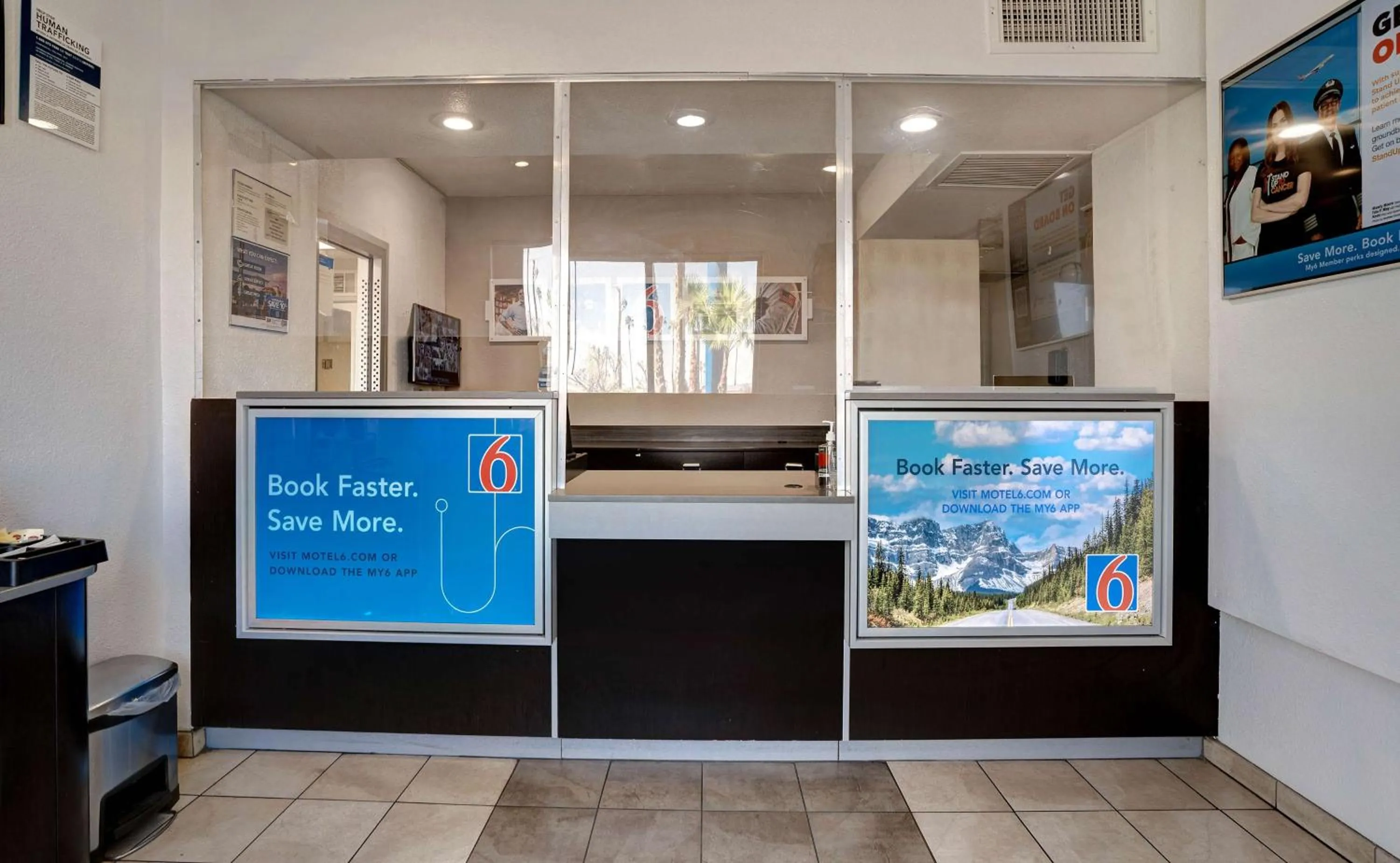 Lobby or reception in Motel 6-Bakersfield, CA - South