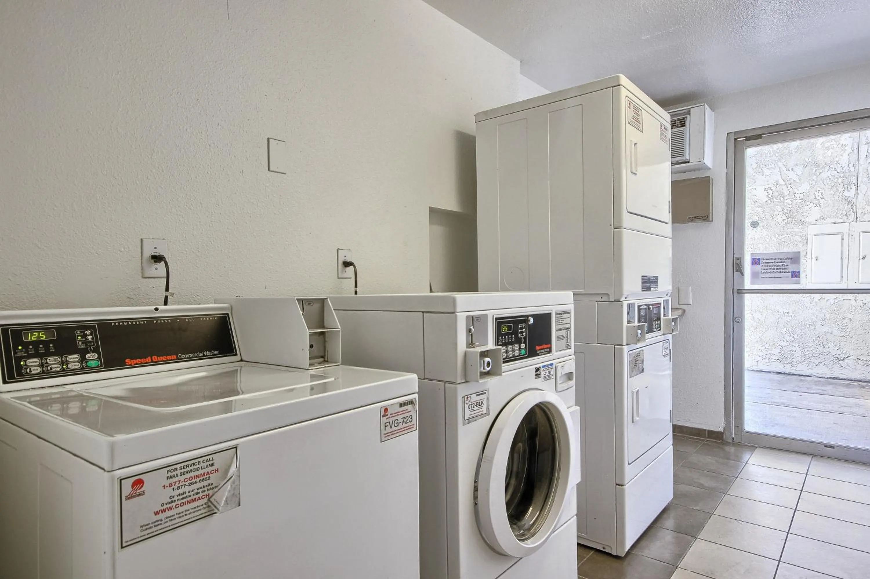 Area and facilities in Motel 6-Tulare, CA