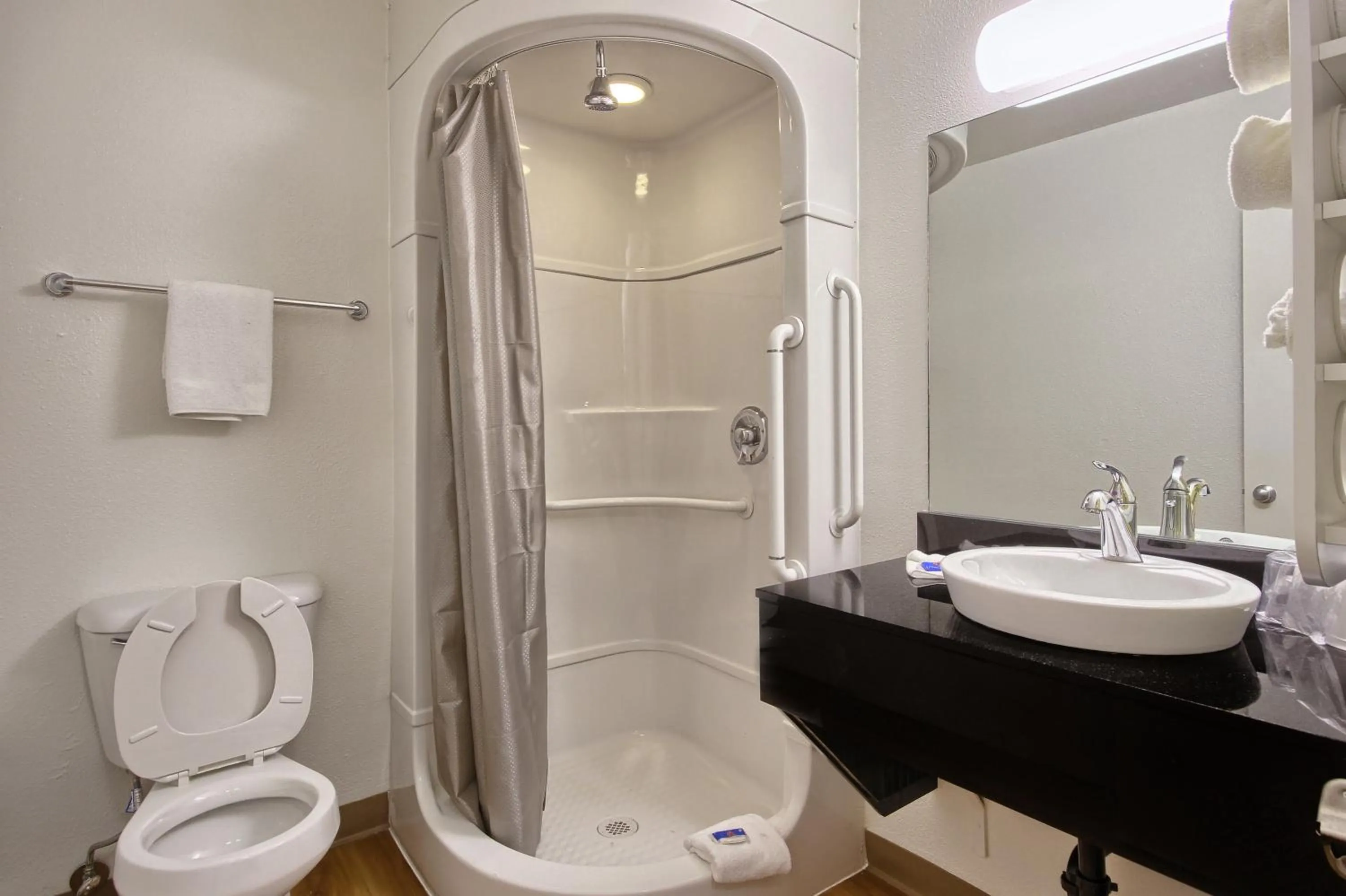 Shower in Motel 6-Tulare, CA