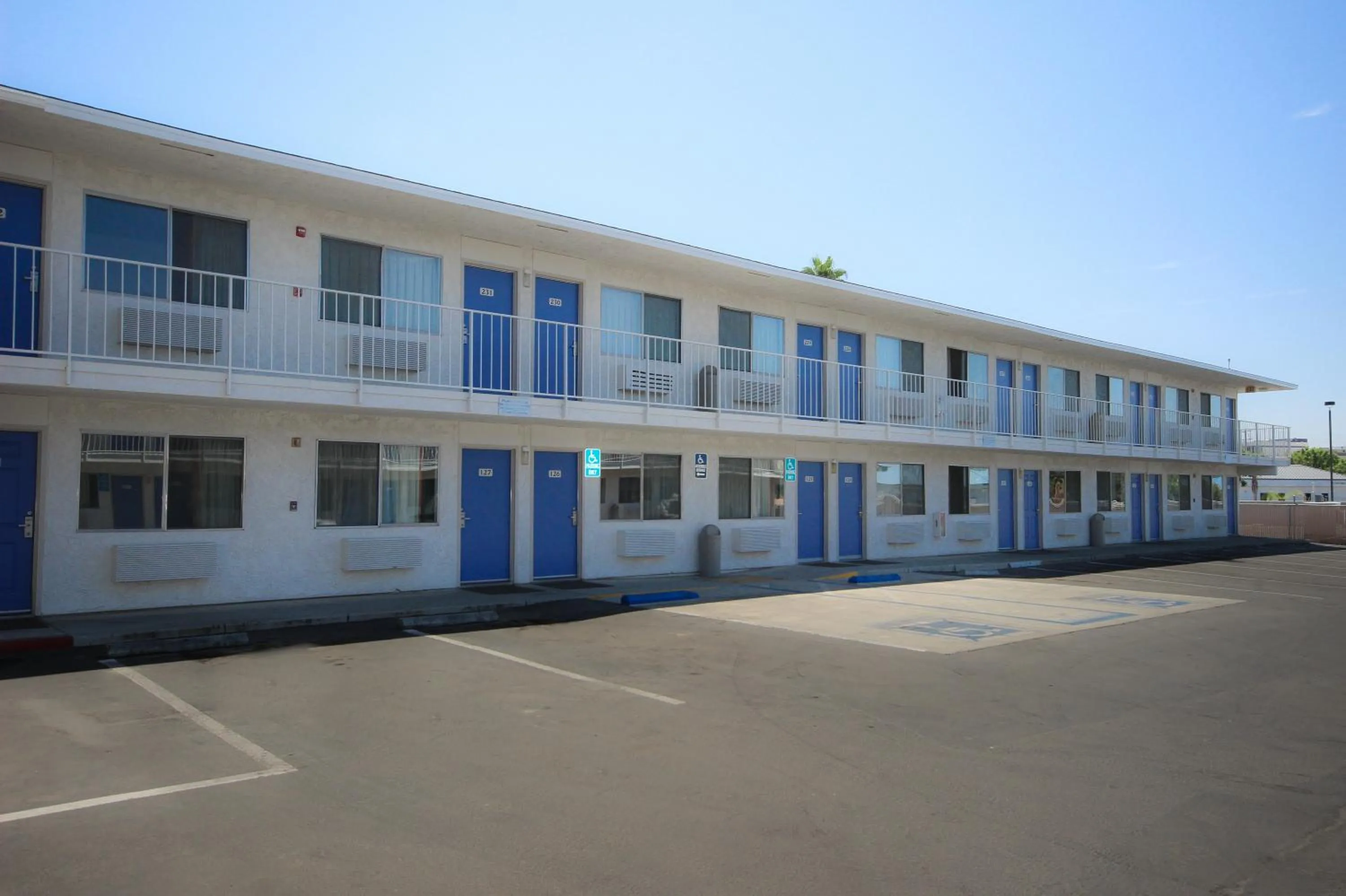 Property building in Motel 6-Tulare, CA