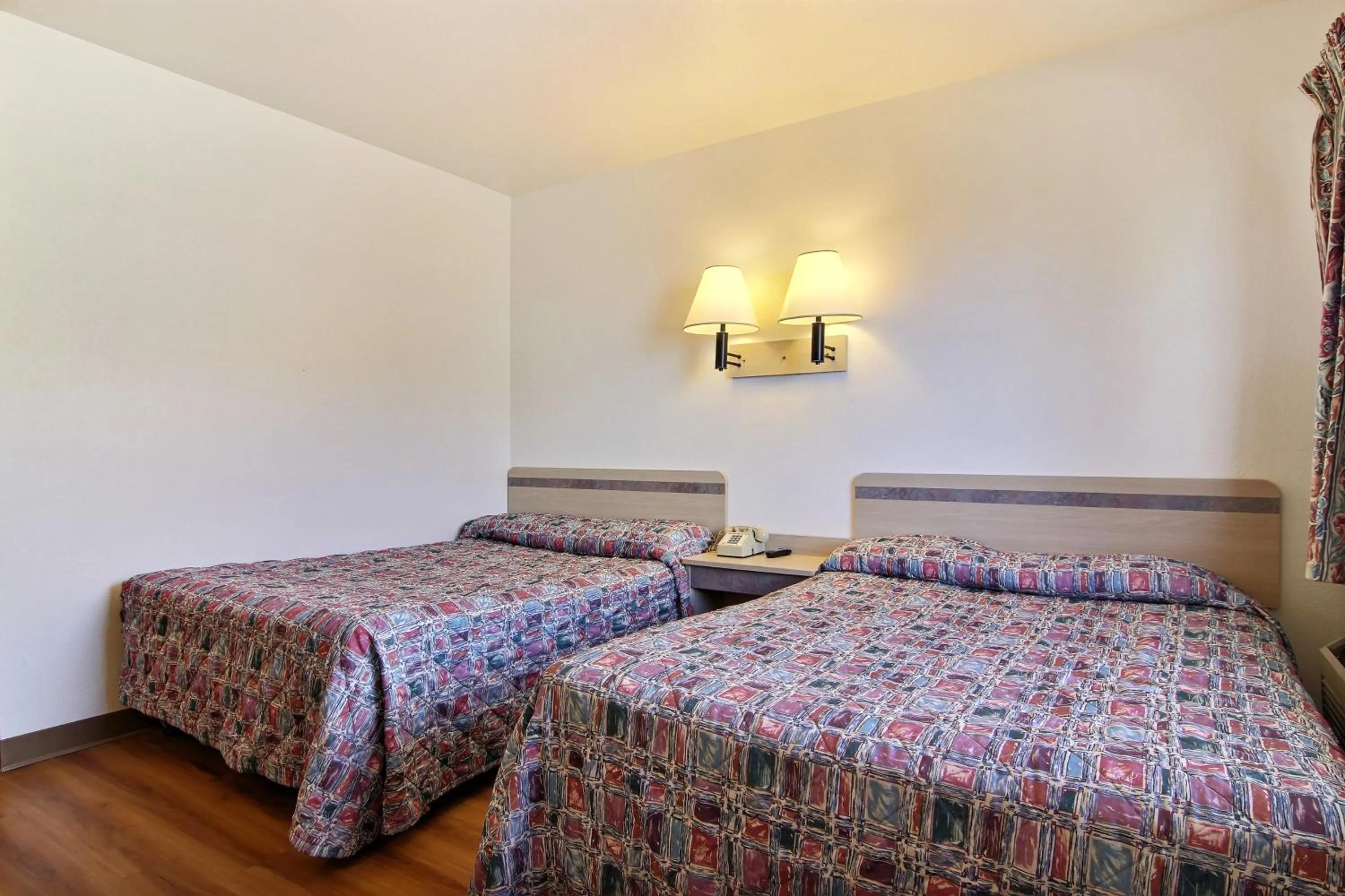 Bedroom, Bed in Motel 6-Santa Rosa, NM