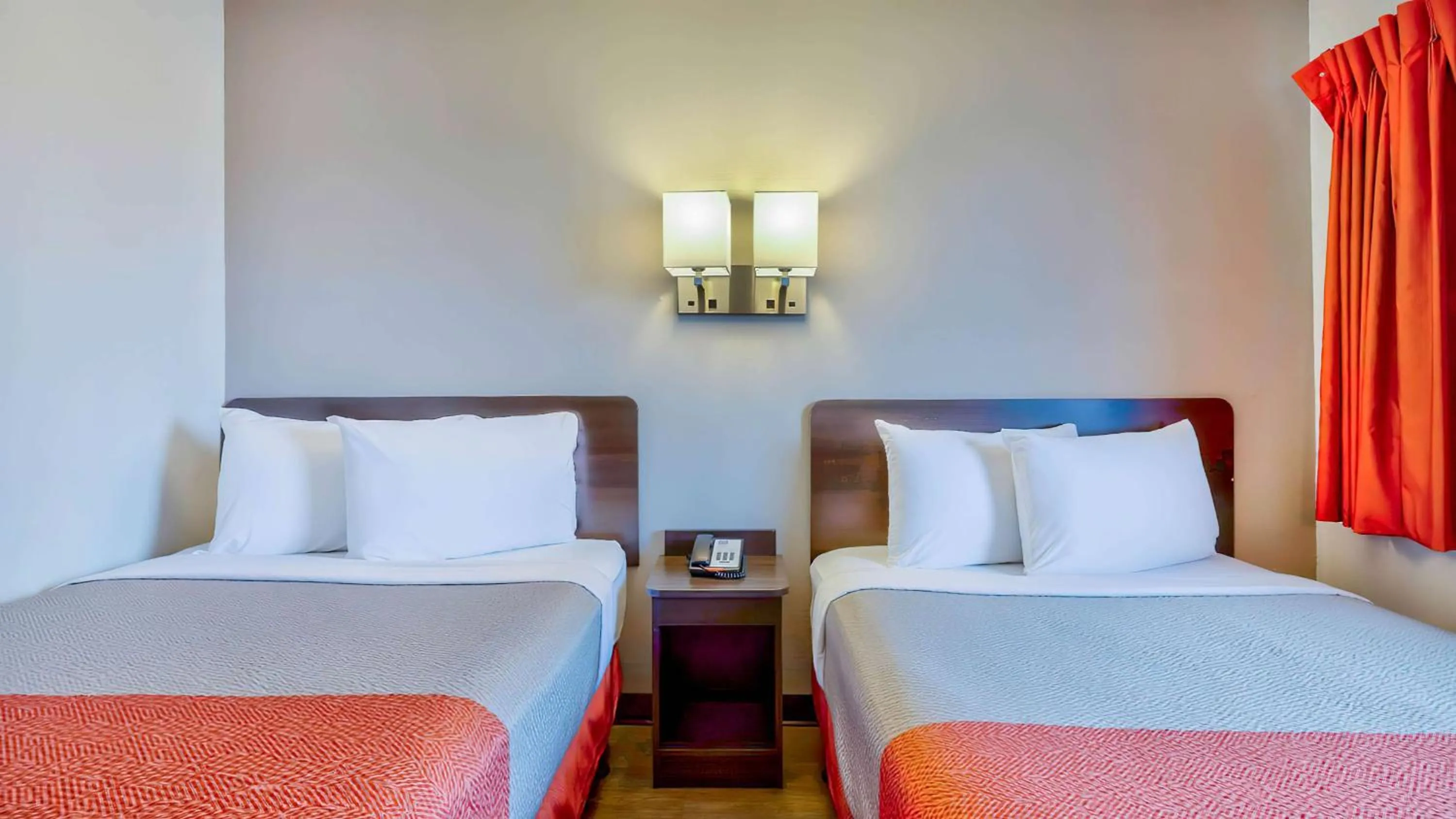 Bedroom, Bed in Motel 6-Santa Rosa, NM