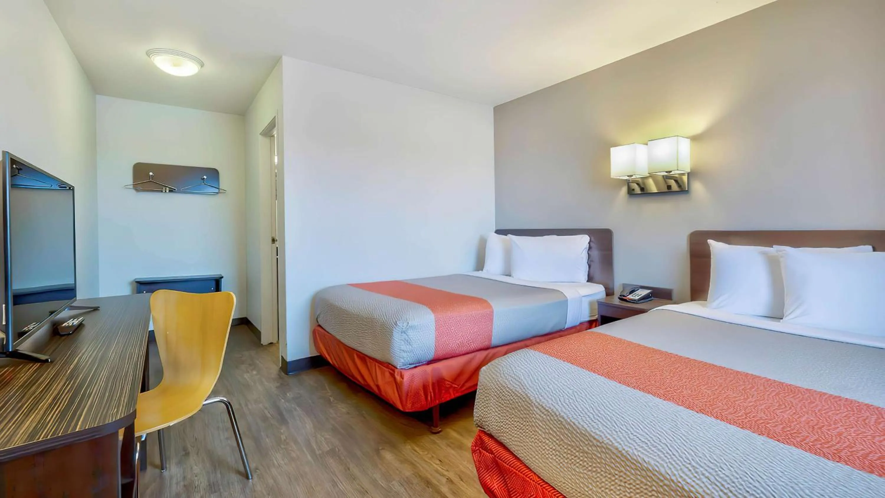 Bedroom, Bed in Motel 6-Santa Rosa, NM