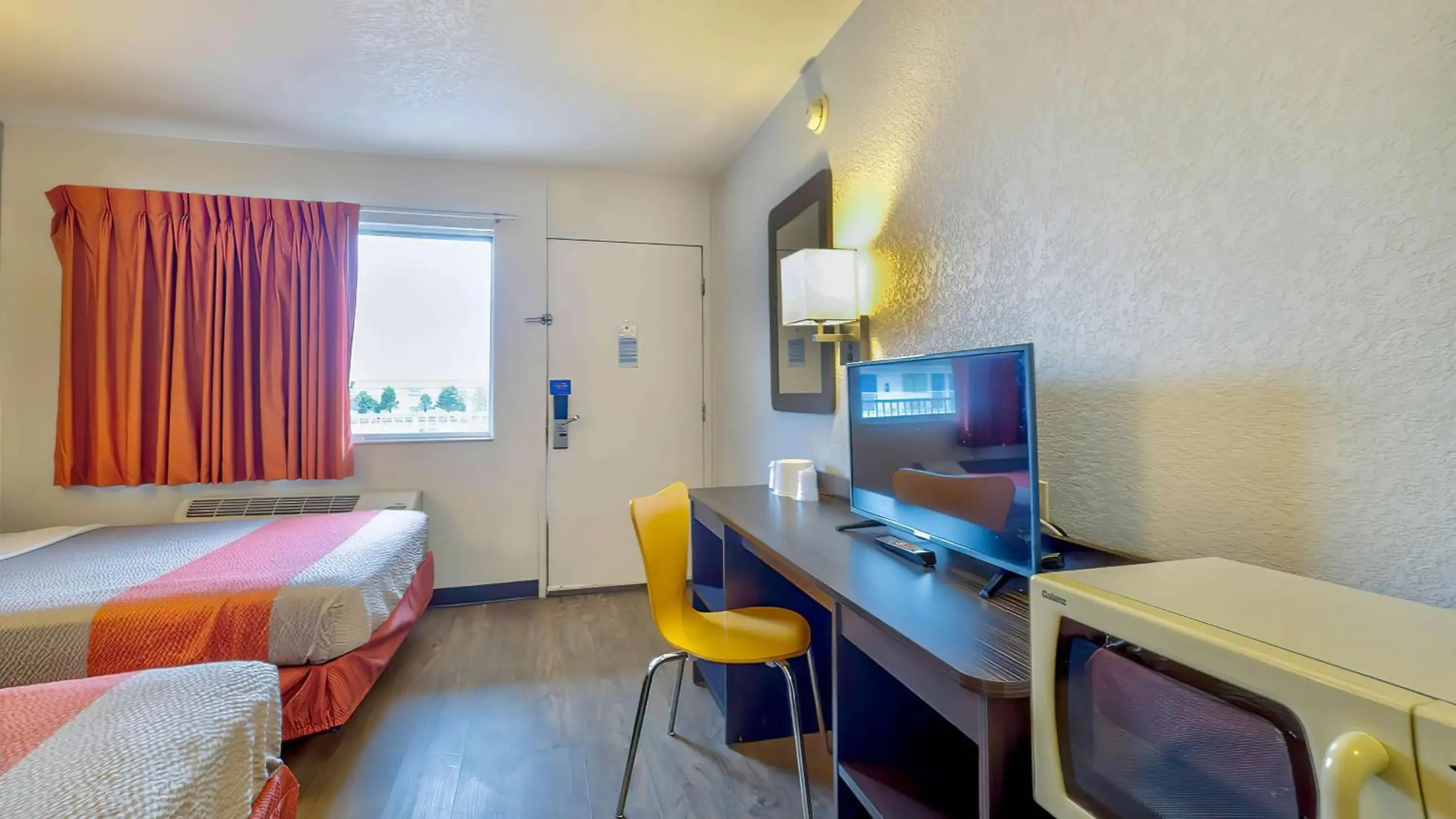 Deluxe Quadruple Room - single occupancy in Motel 6-Santa Rosa, NM Deluxe Quadruple Room - single occupancy in Motel 6-Santa Rosa, NM