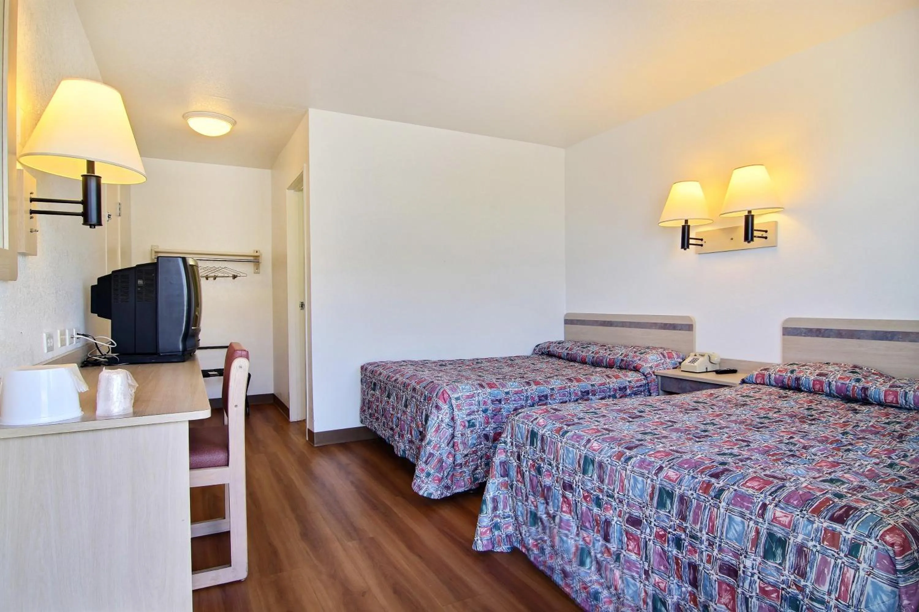 Bedroom, Bed in Motel 6-Santa Rosa, NM