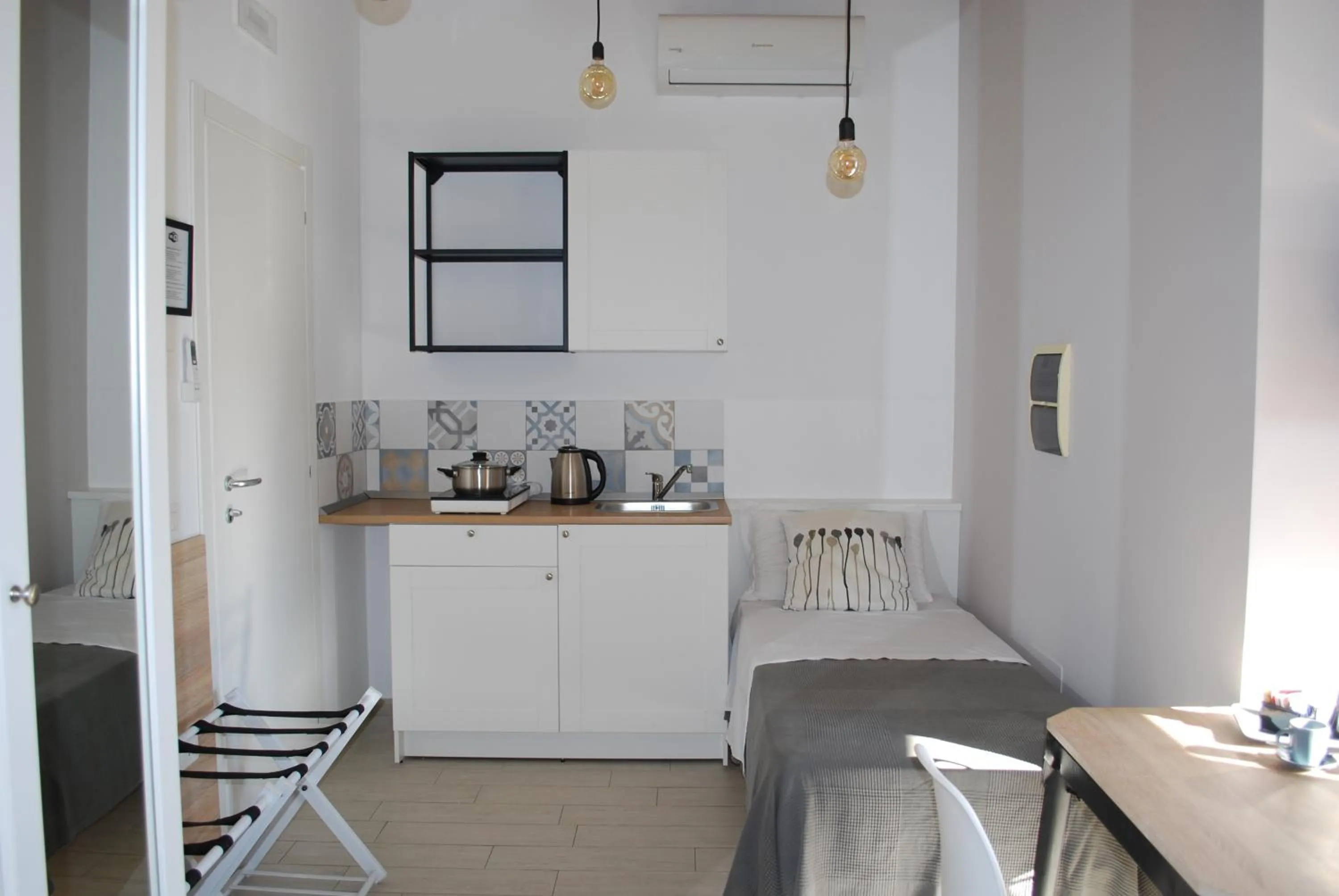 Coffee/tea facilities in Al Faro Bianco B&B e Residence con parcheggio