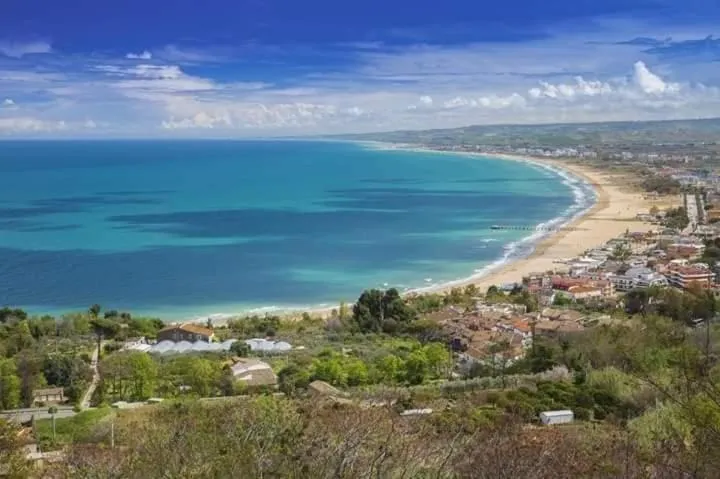 Beach in Al Faro Bianco B&B e Residence con parcheggio