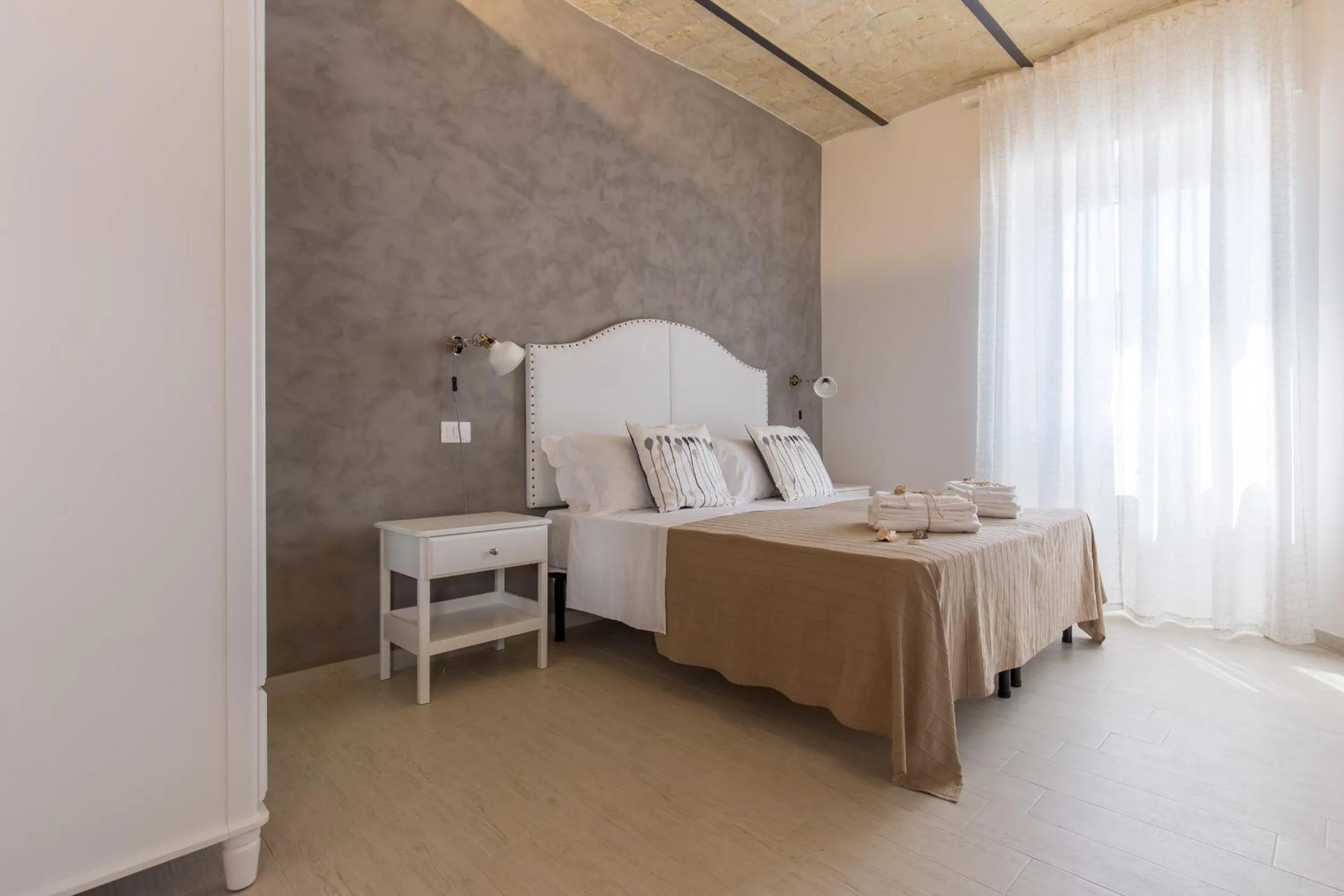 Photo of the whole room in Al Faro Bianco B&B e Residence con parcheggio