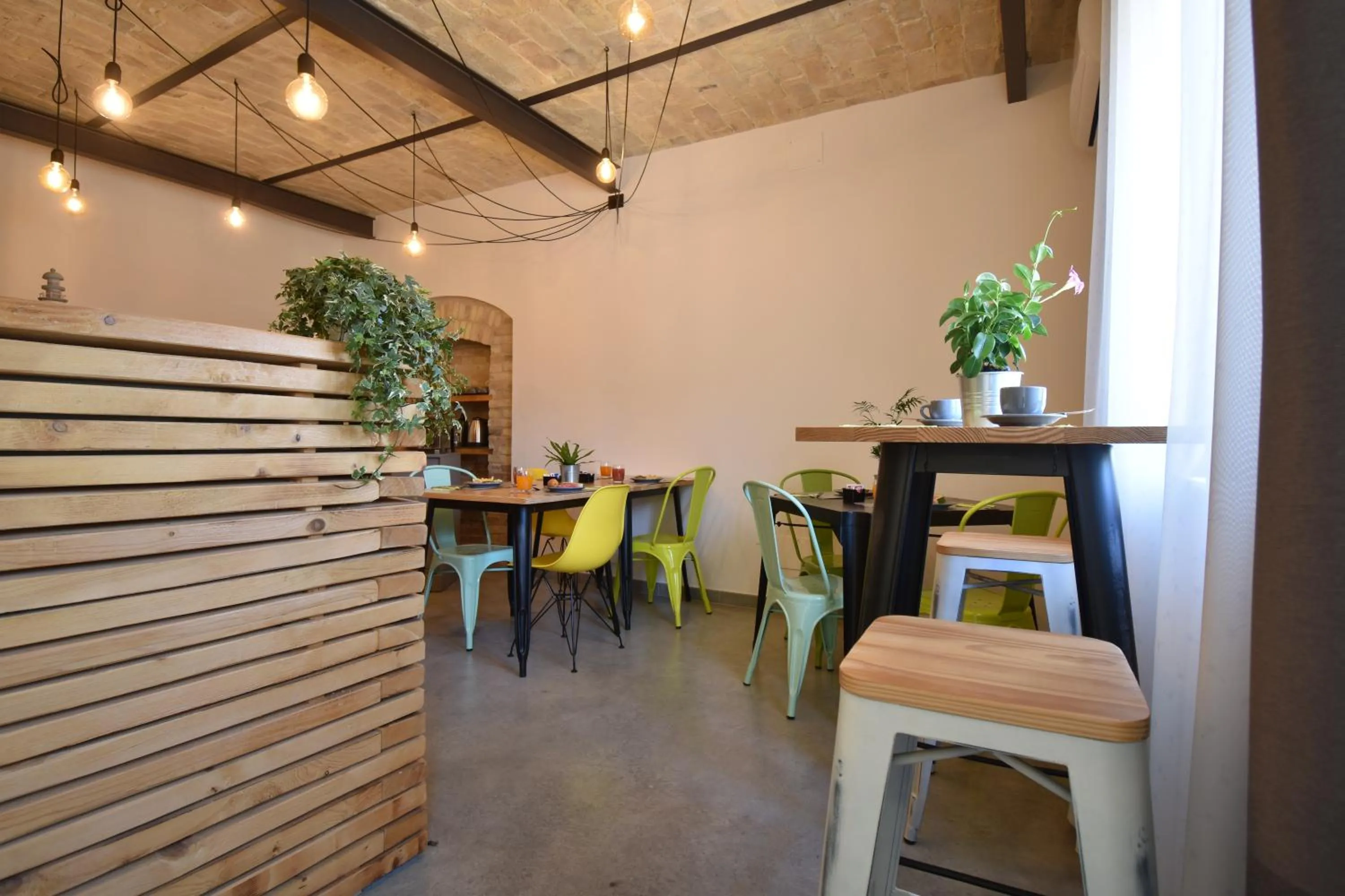 Breakfast in Al Faro Bianco B&B e Residence con parcheggio