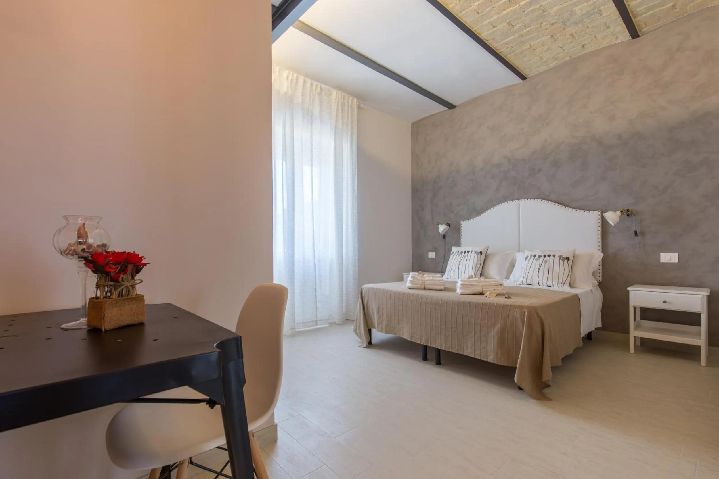 Photo of the whole room in Al Faro Bianco B&B e Residence con parcheggio