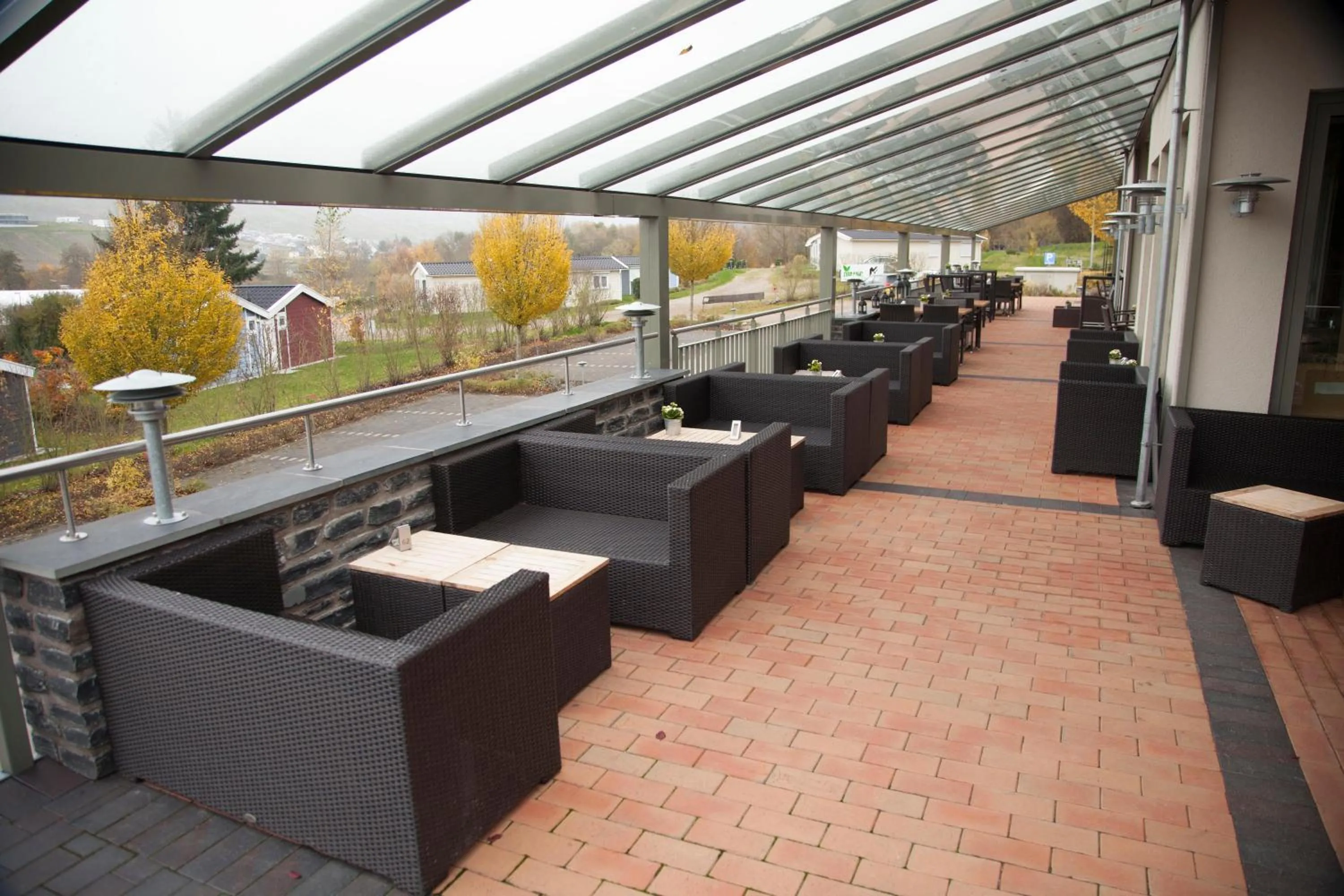 Restaurant/places to eat in M13 Hotel