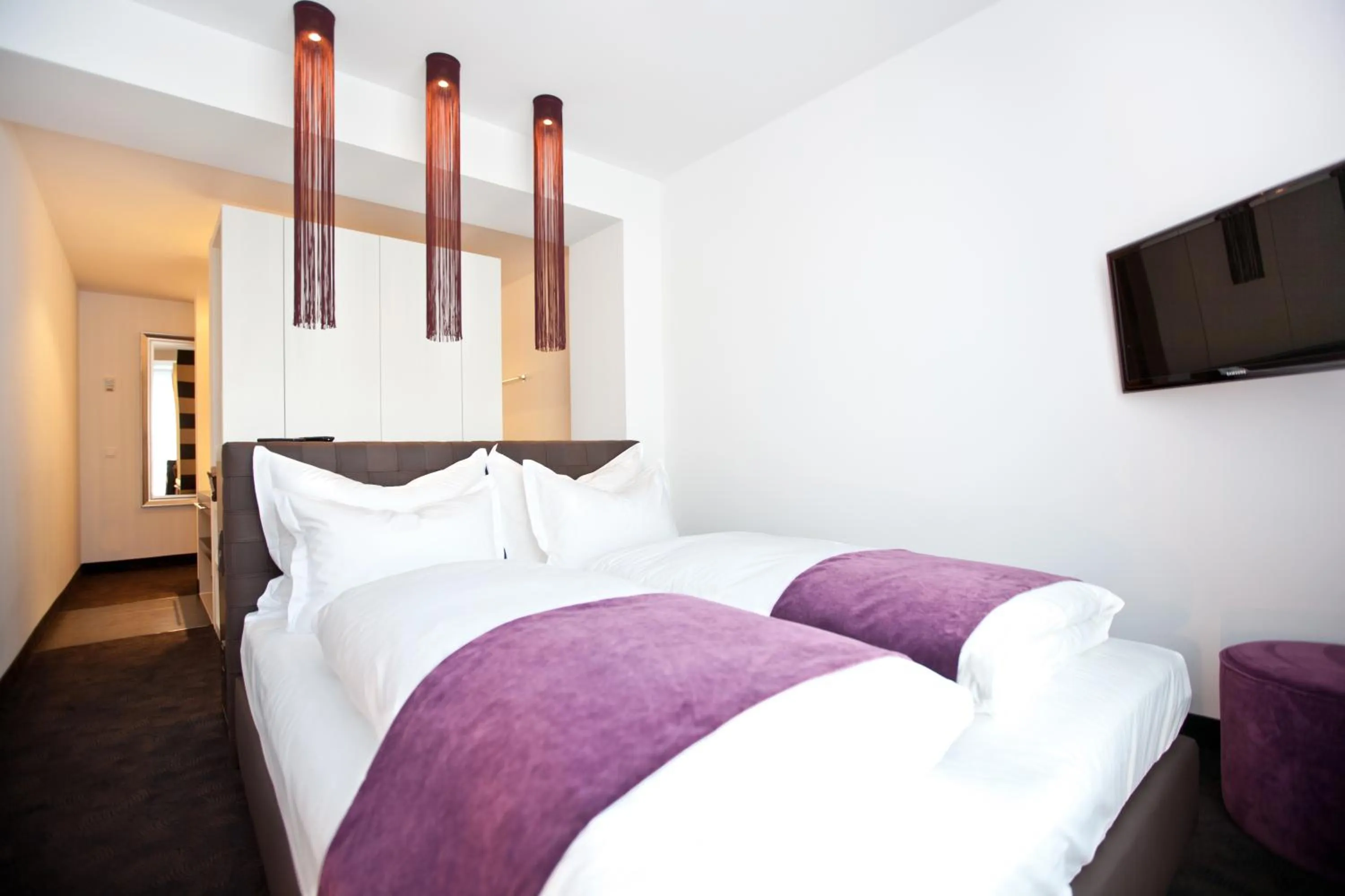 Bed in Goodman's Living