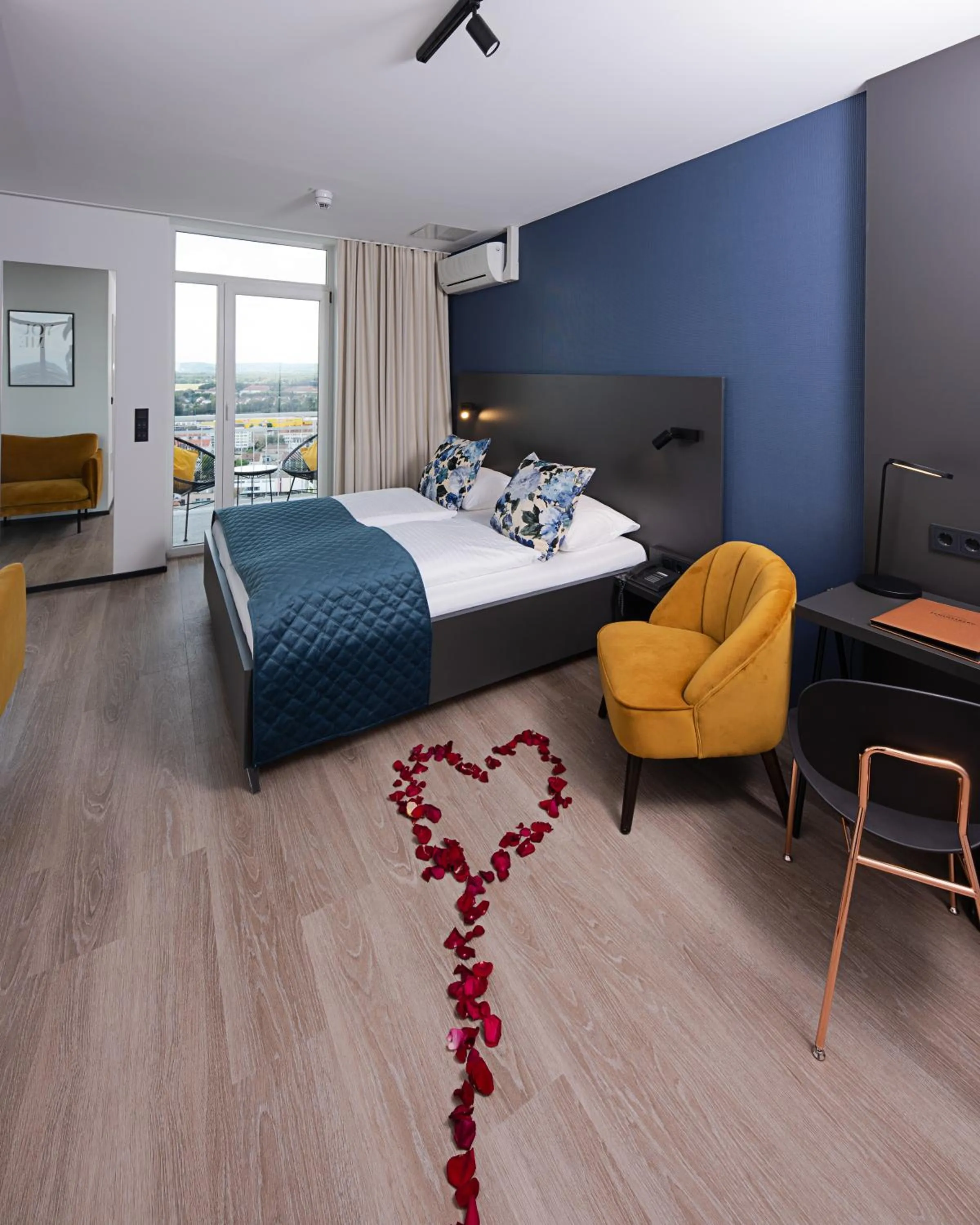 Photo of the whole room, Bed in Schlossberg Hotel Homburg