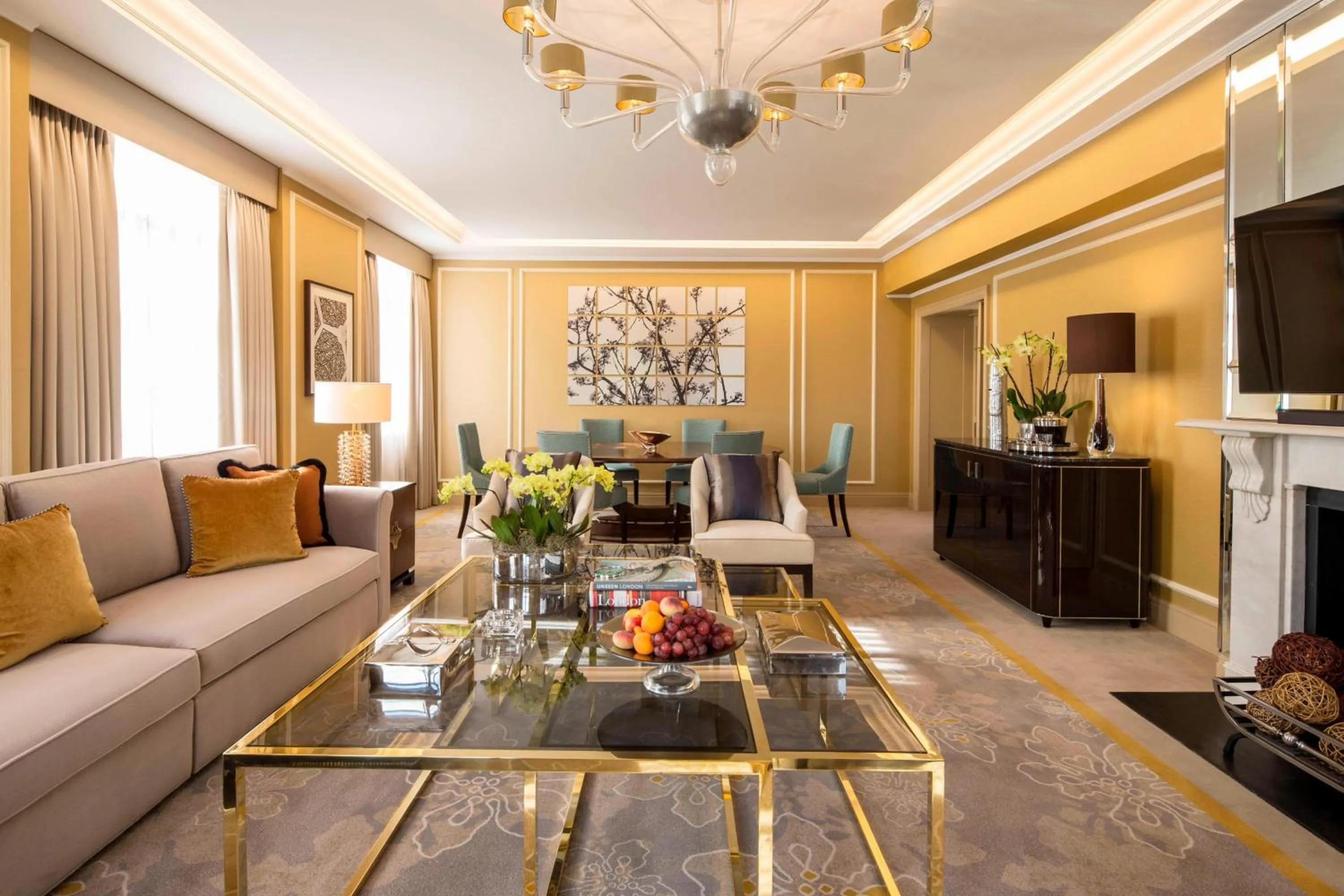 Living room in JW Marriott Grosvenor House London