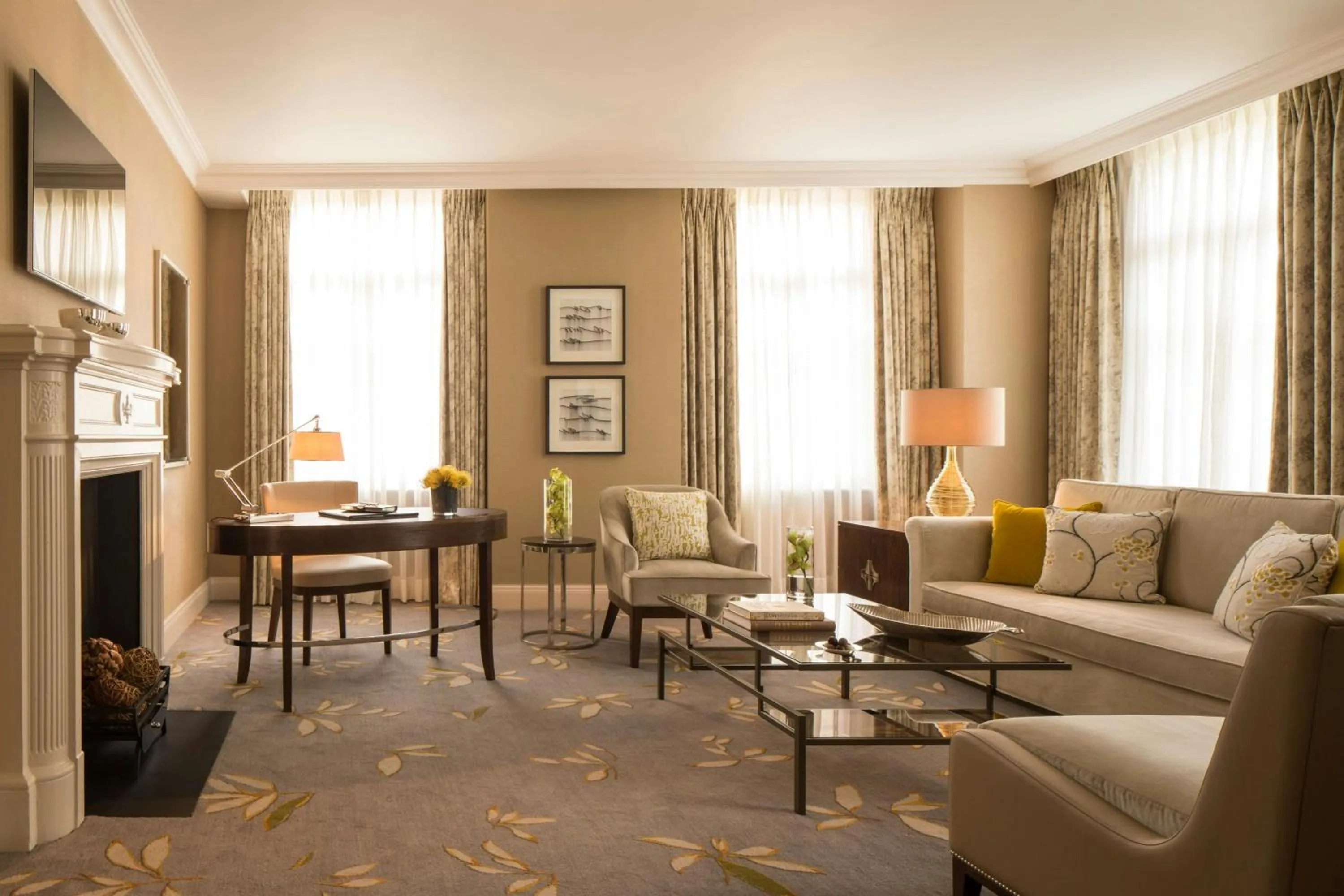 Living room in JW Marriott Grosvenor House London