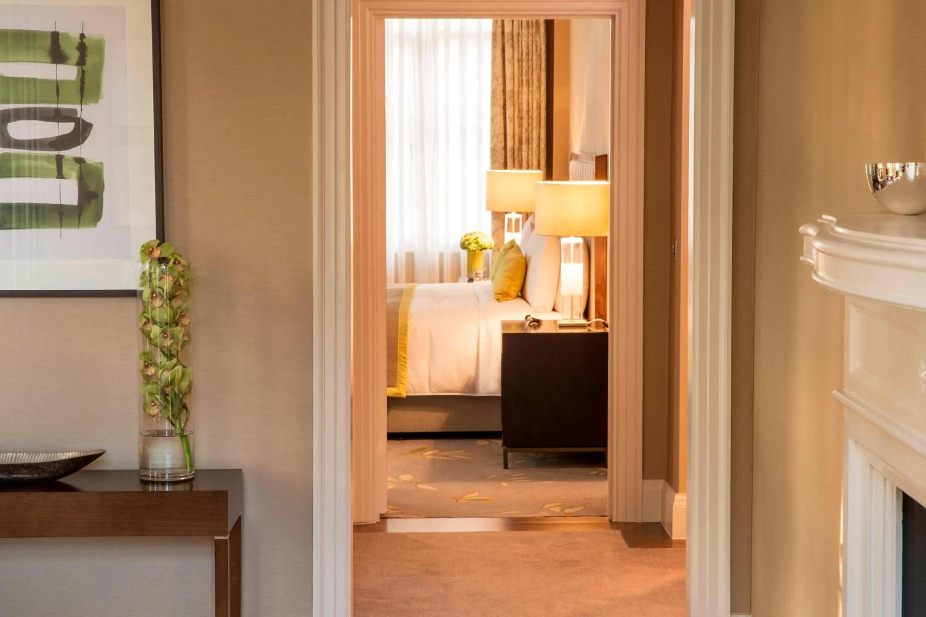 Photo of the whole room, Bed in JW Marriott Grosvenor House London