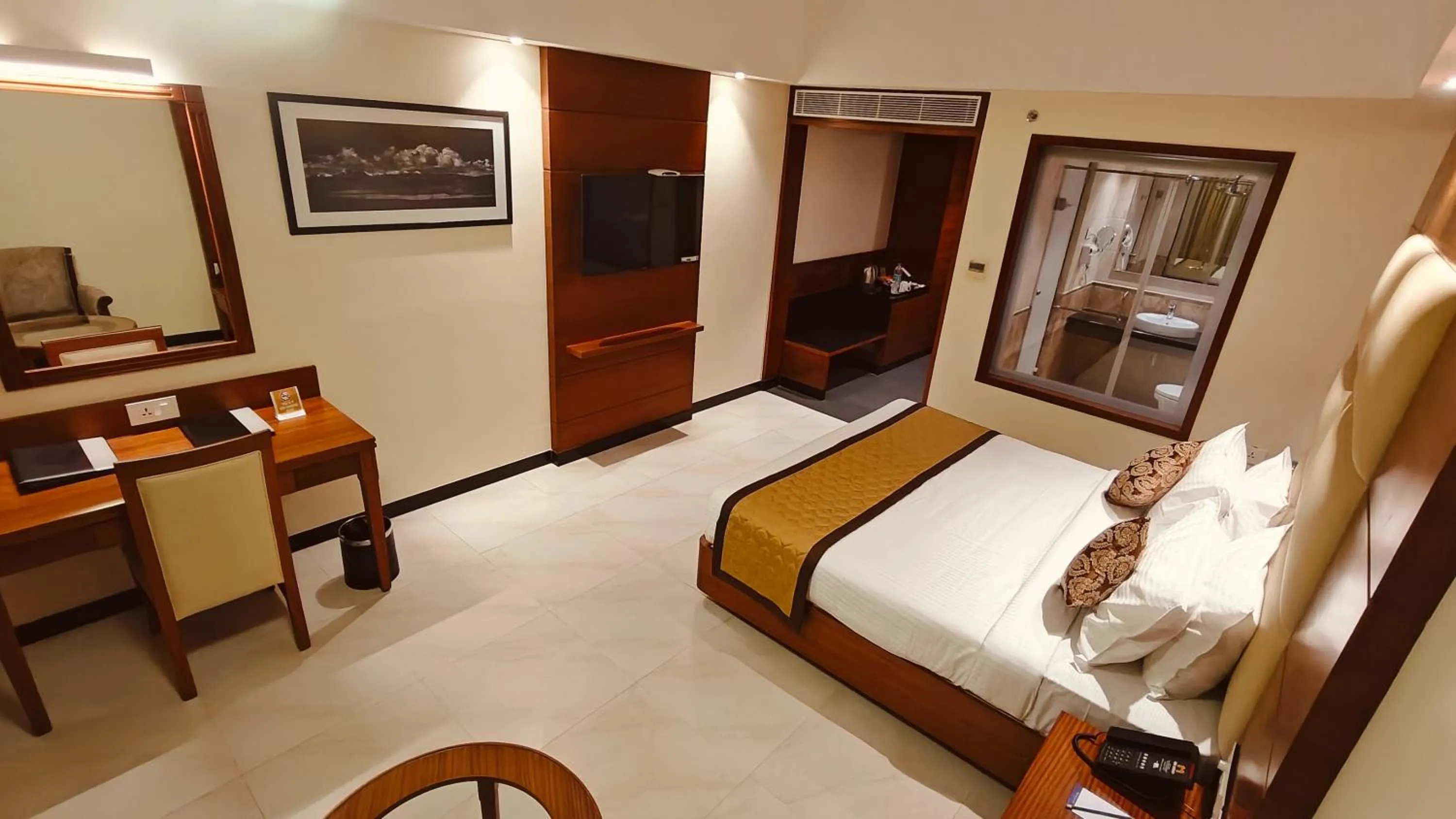 Bed in MM Legacy - A Bergamont Hotel, Kanchipuram