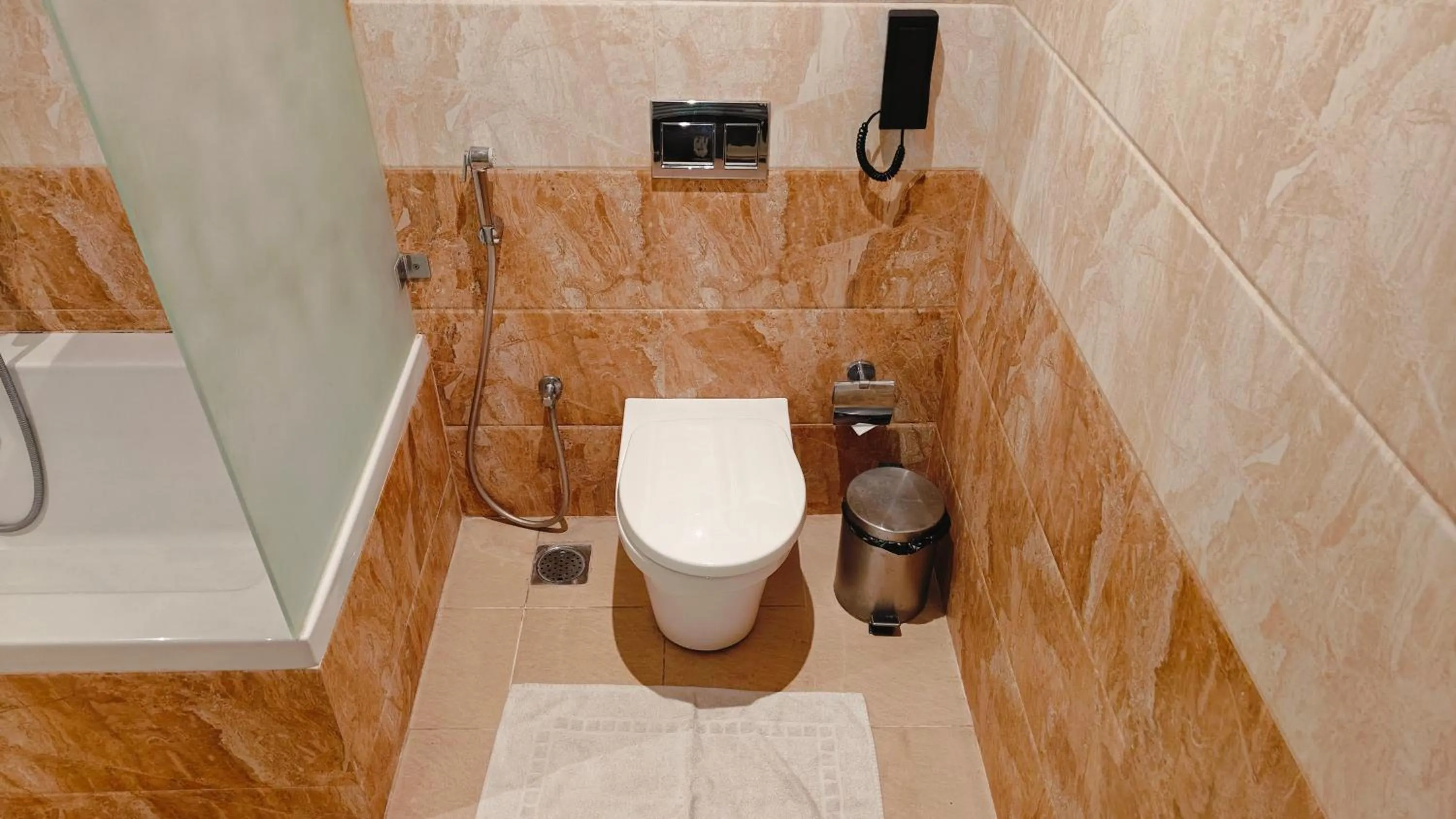 Toilet in MM Legacy - A Bergamont Hotel, Kanchipuram