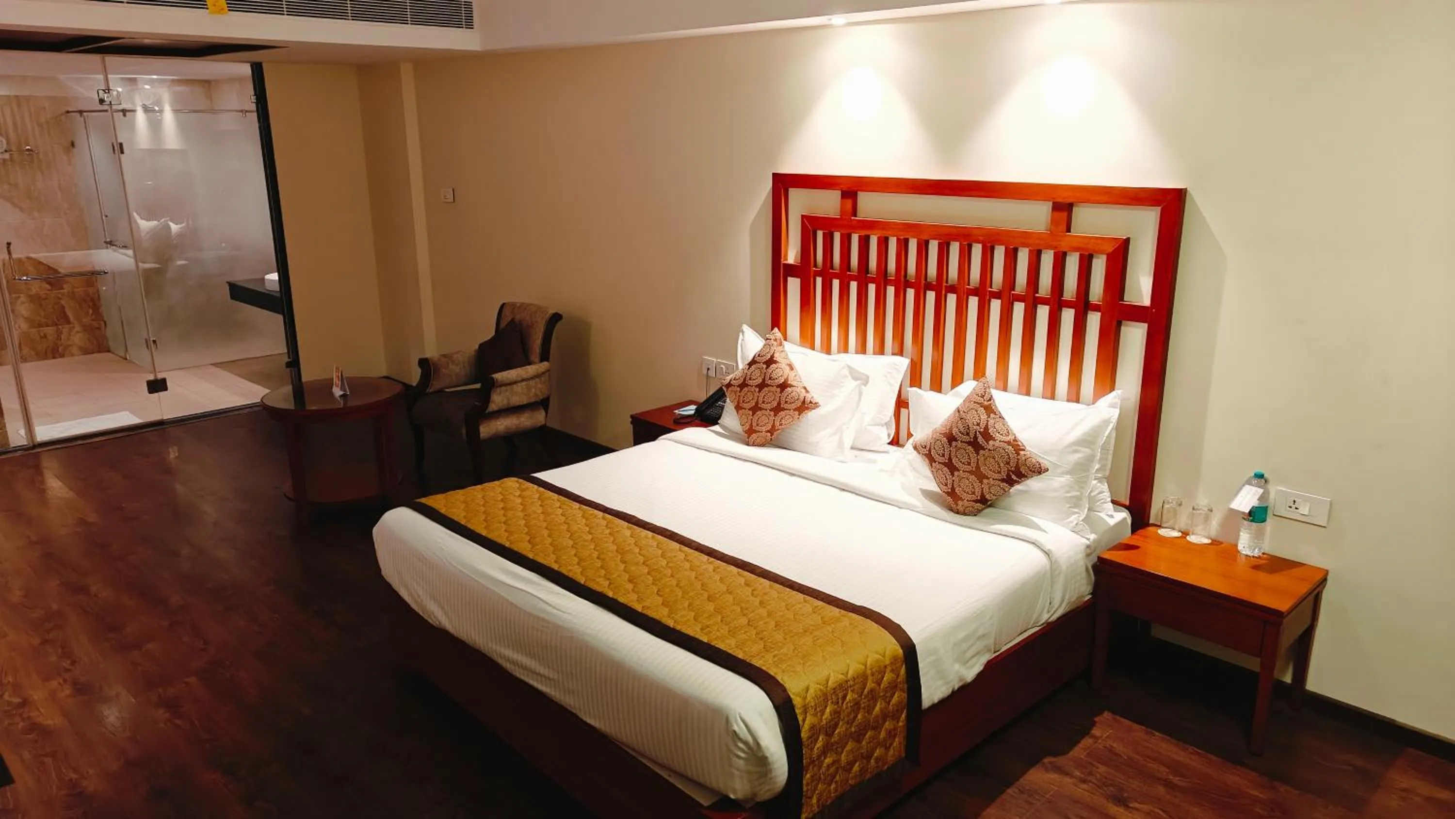 Bed in MM Legacy - A Bergamont Hotel, Kanchipuram