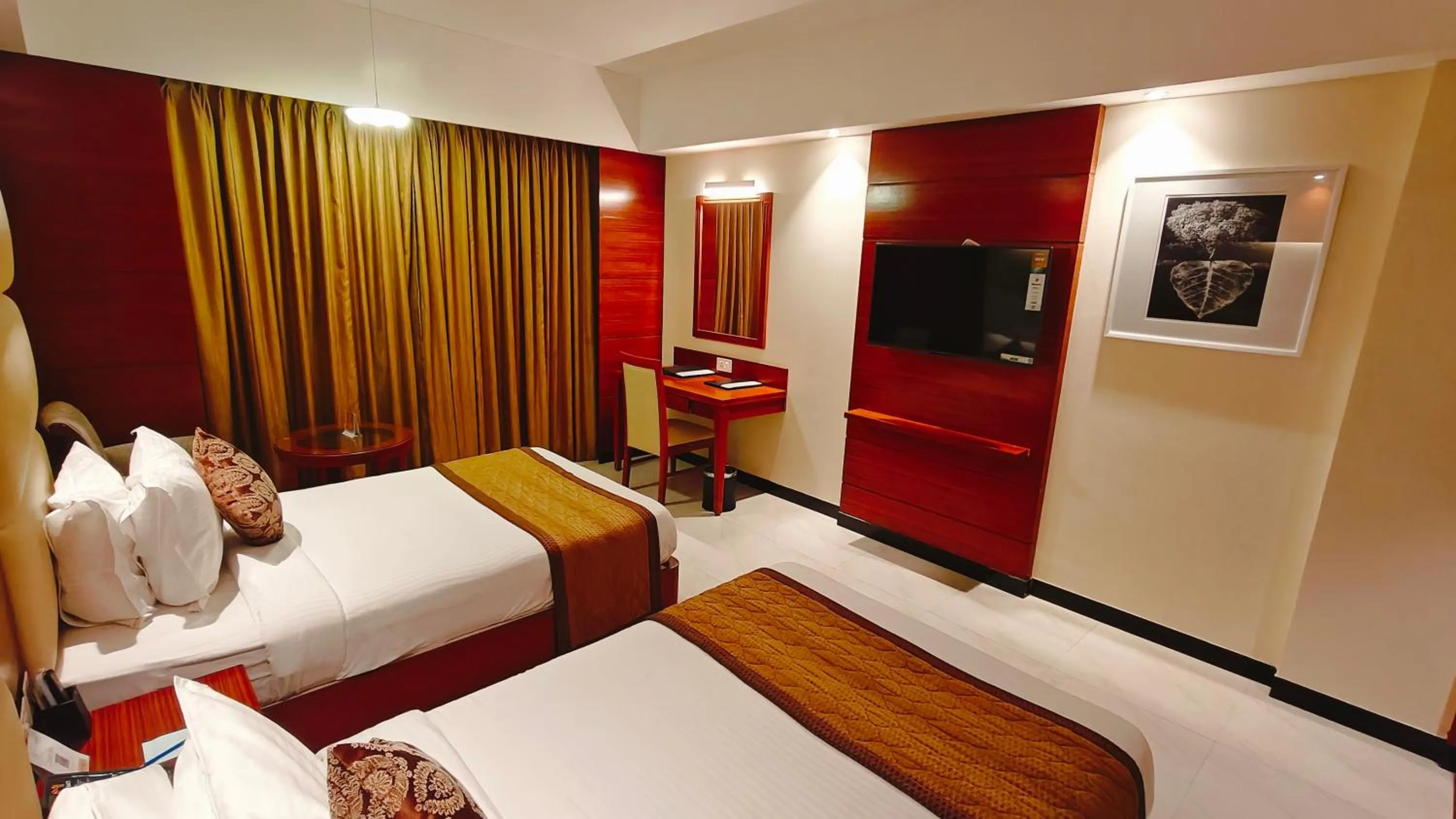 Bed in MM Legacy - A Bergamont Hotel, Kanchipuram