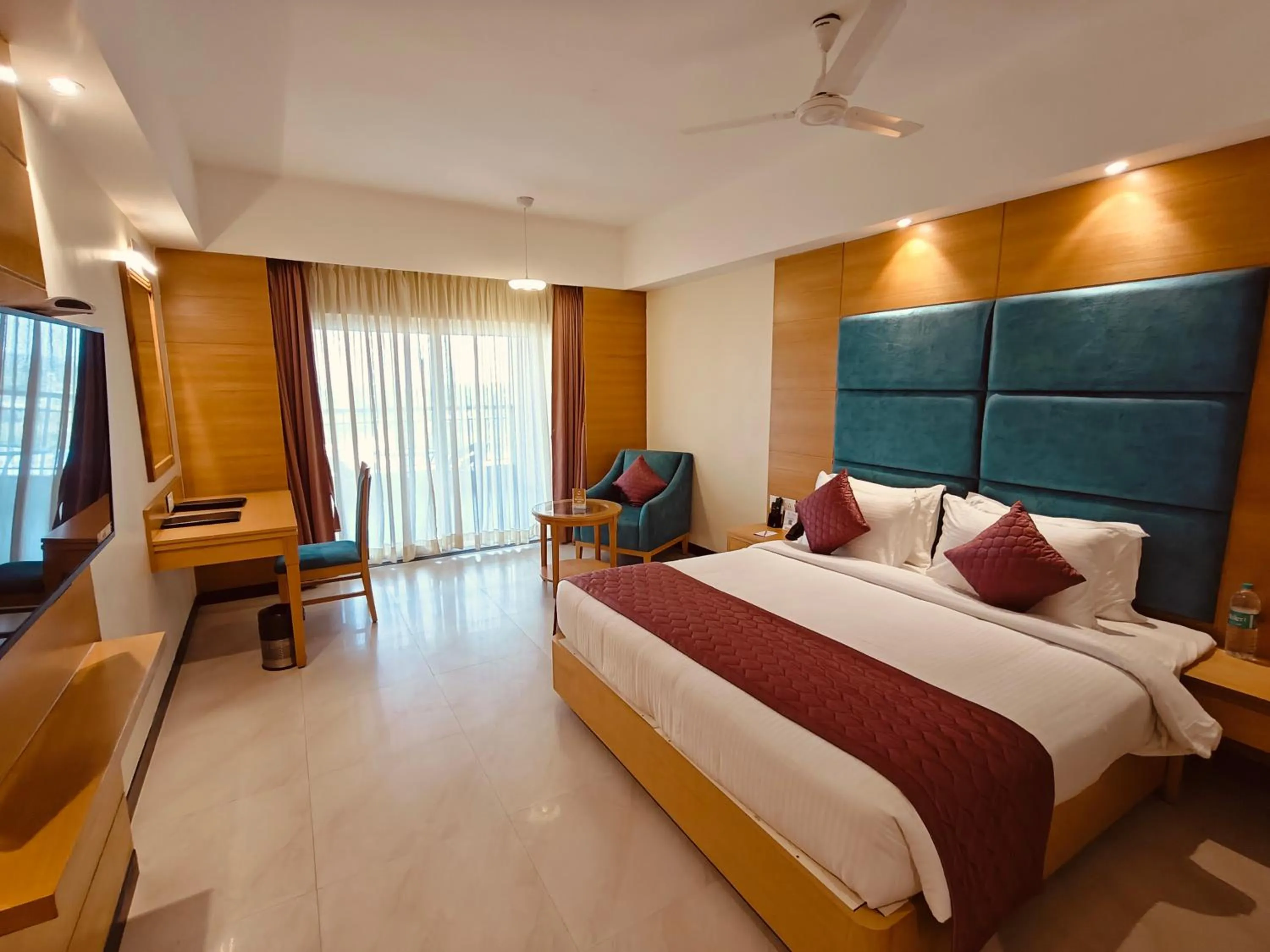 Bed in MM Legacy - A Bergamont Hotel, Kanchipuram
