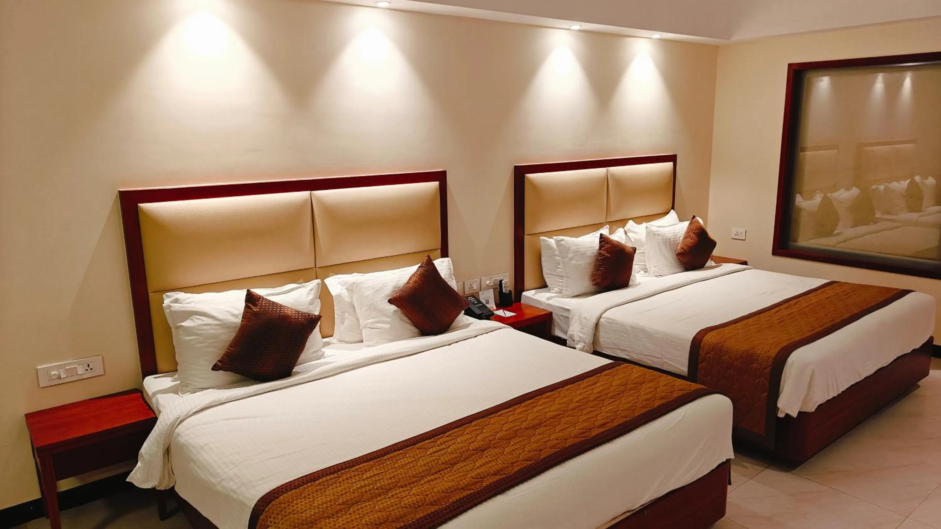 Bed in MM Legacy - A Bergamont Hotel, Kanchipuram