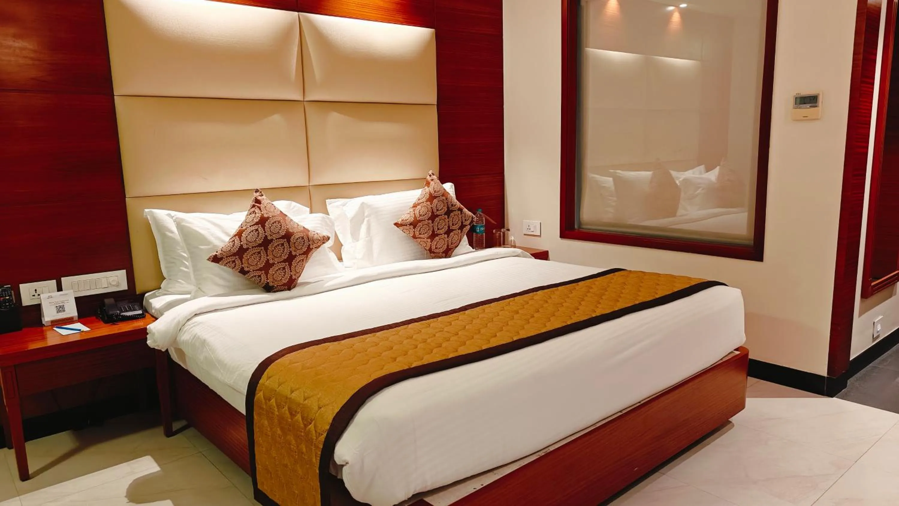 Bed in MM Legacy - A Bergamont Hotel, Kanchipuram